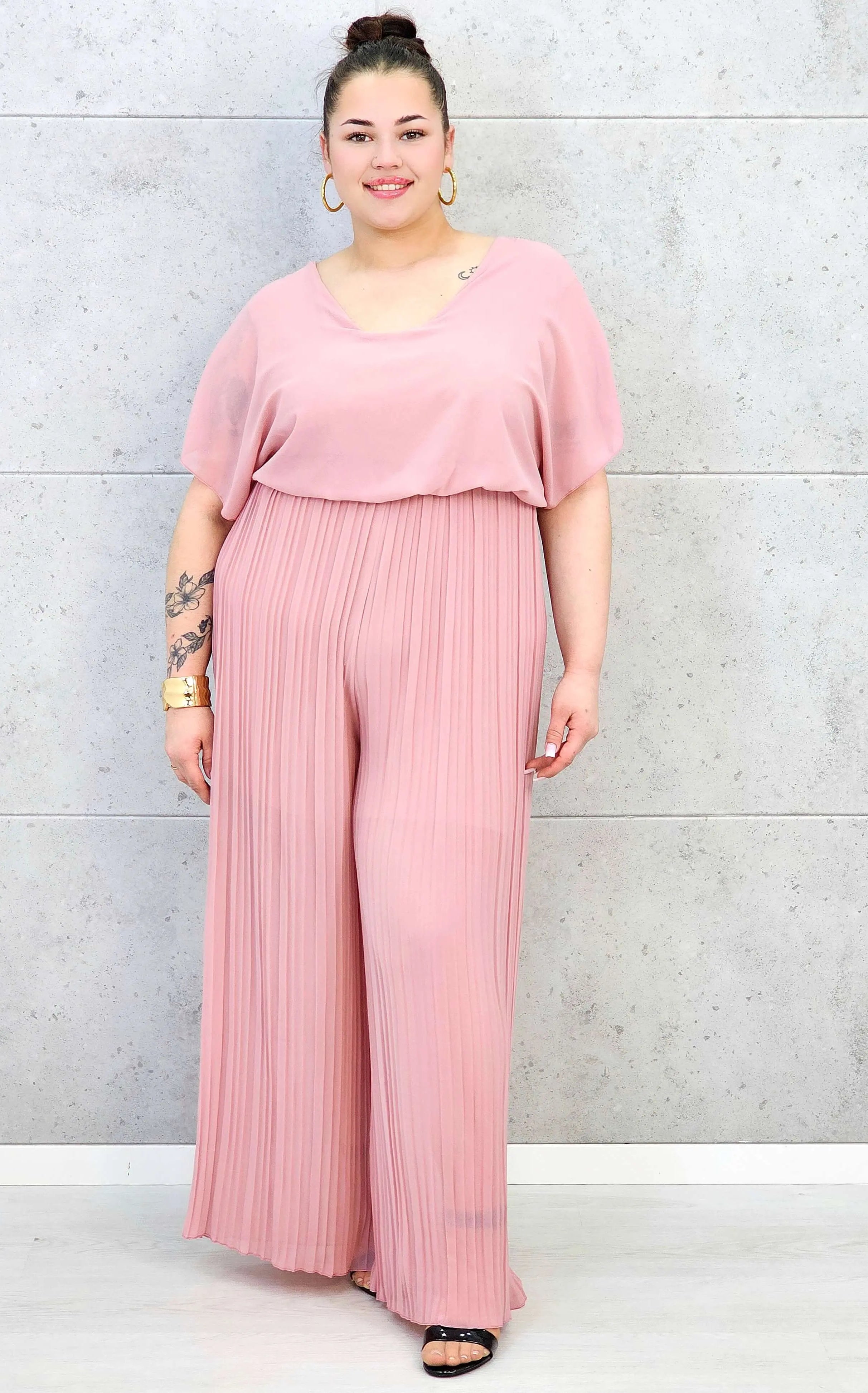 Kombinezon plus size – stylowa i wygodna propozycja dla sylwetki XXL Stylowa XL