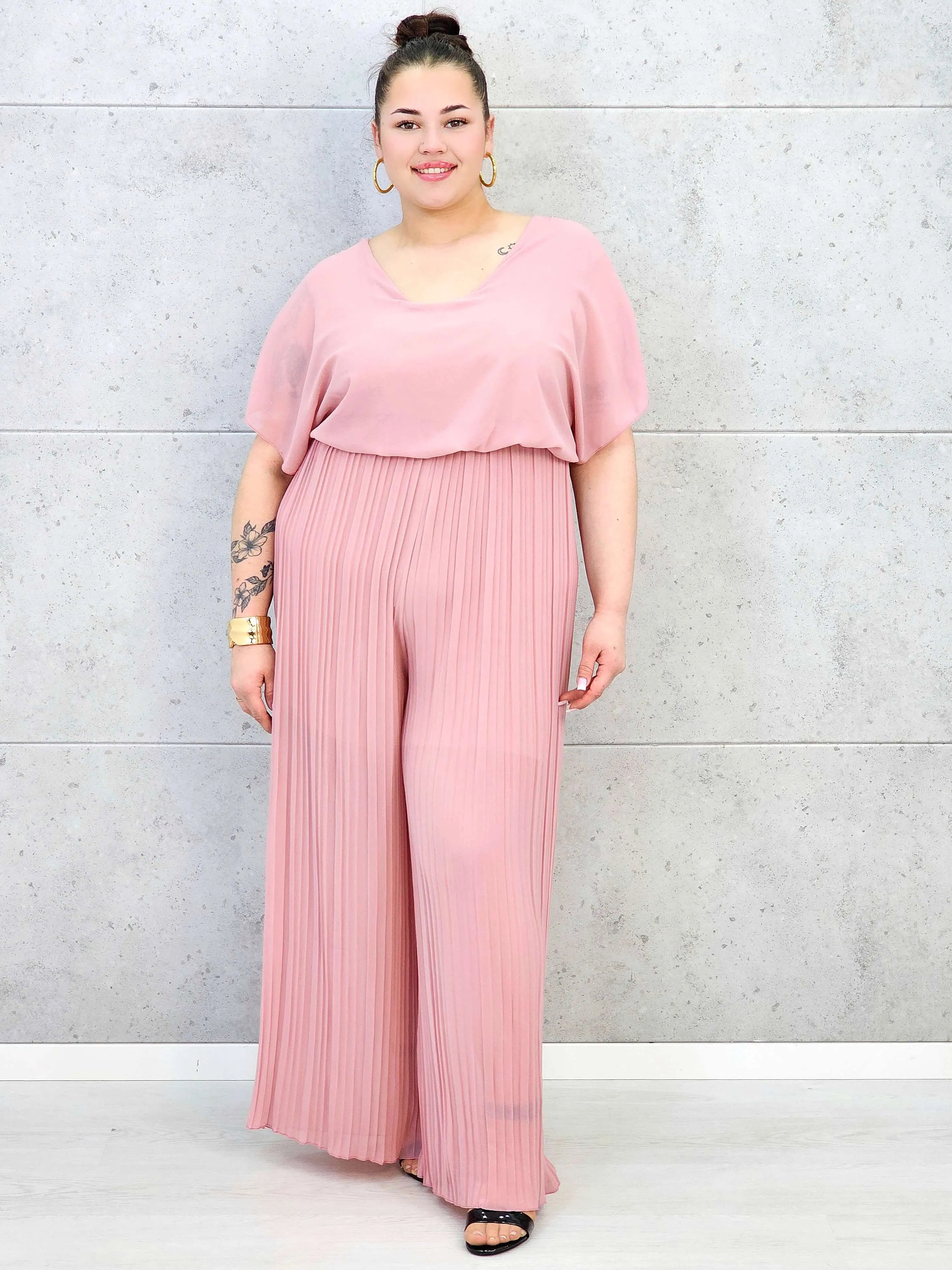 Kombinezon plus size – stylowa i wygodna propozycja dla sylwetki XXL Stylowa XL