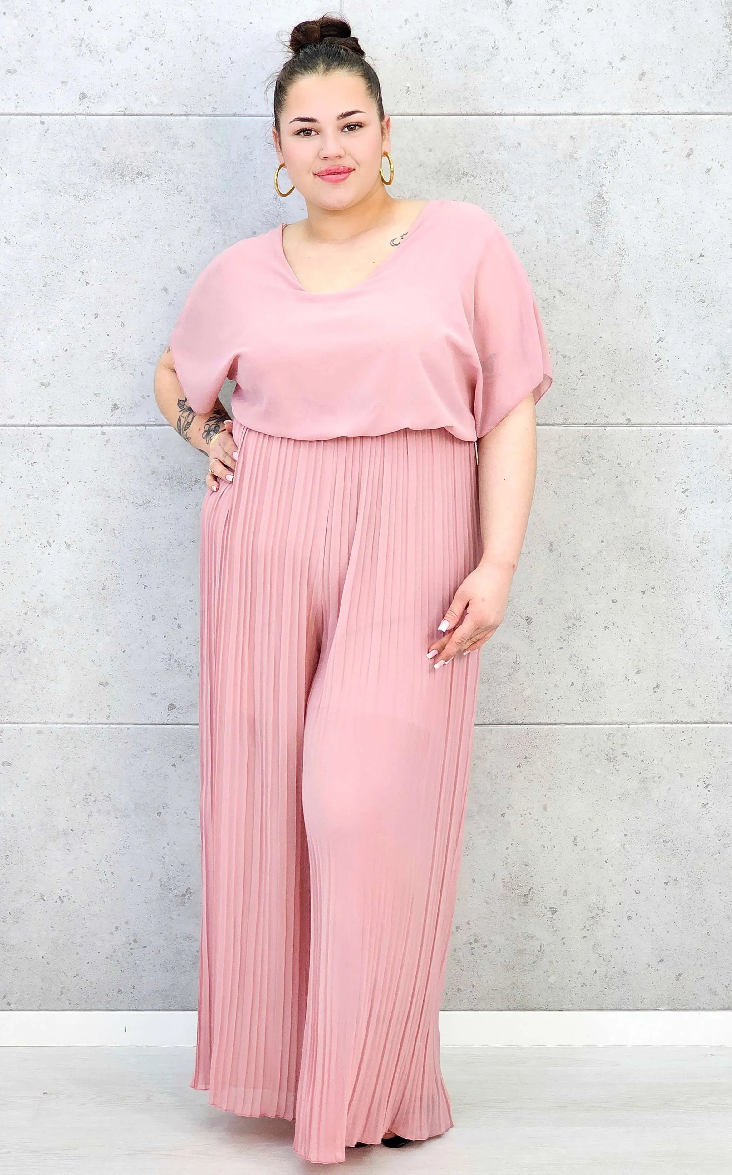 Kombinezon plus size – stylowa i wygodna propozycja dla sylwetki XXL Stylowa XL