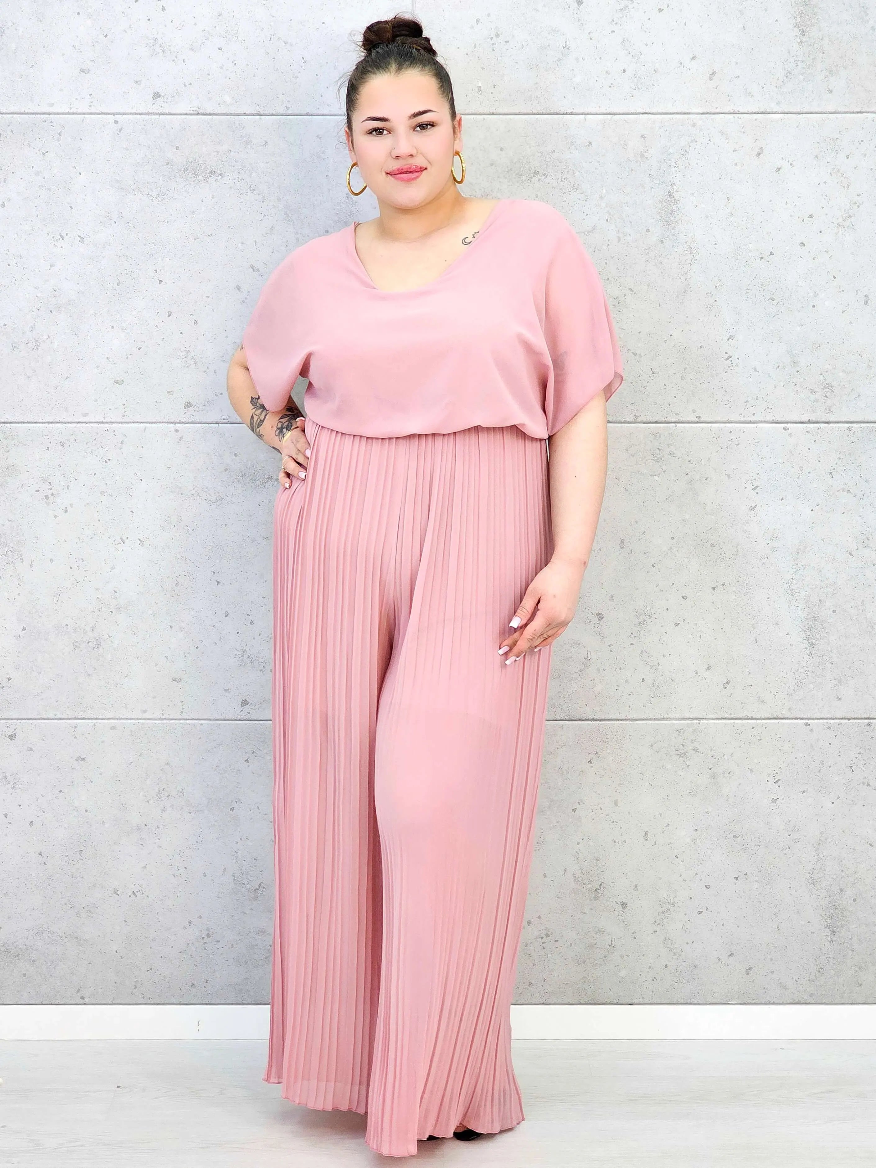 Kombinezon plus size – stylowa i wygodna propozycja dla sylwetki XXL Stylowa XL