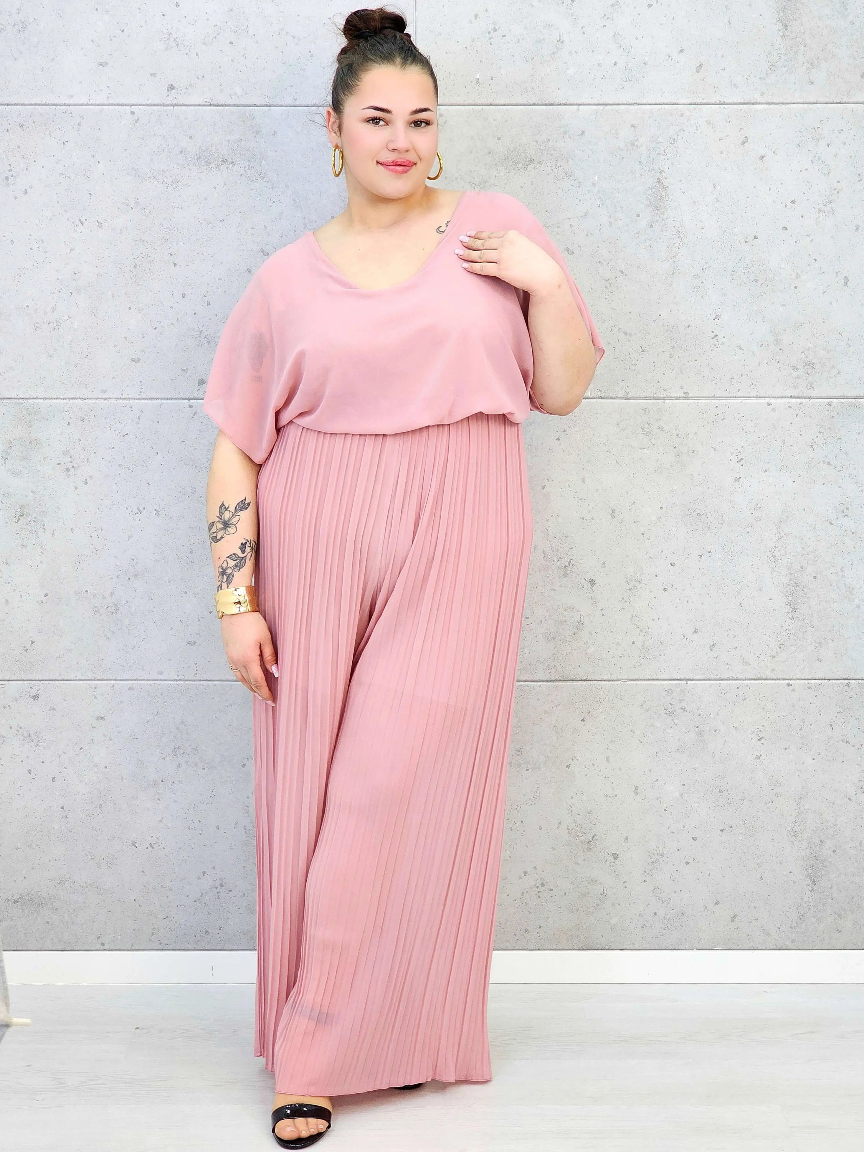 Kombinezon plus size – stylowa i wygodna propozycja dla sylwetki XXL Stylowa XL