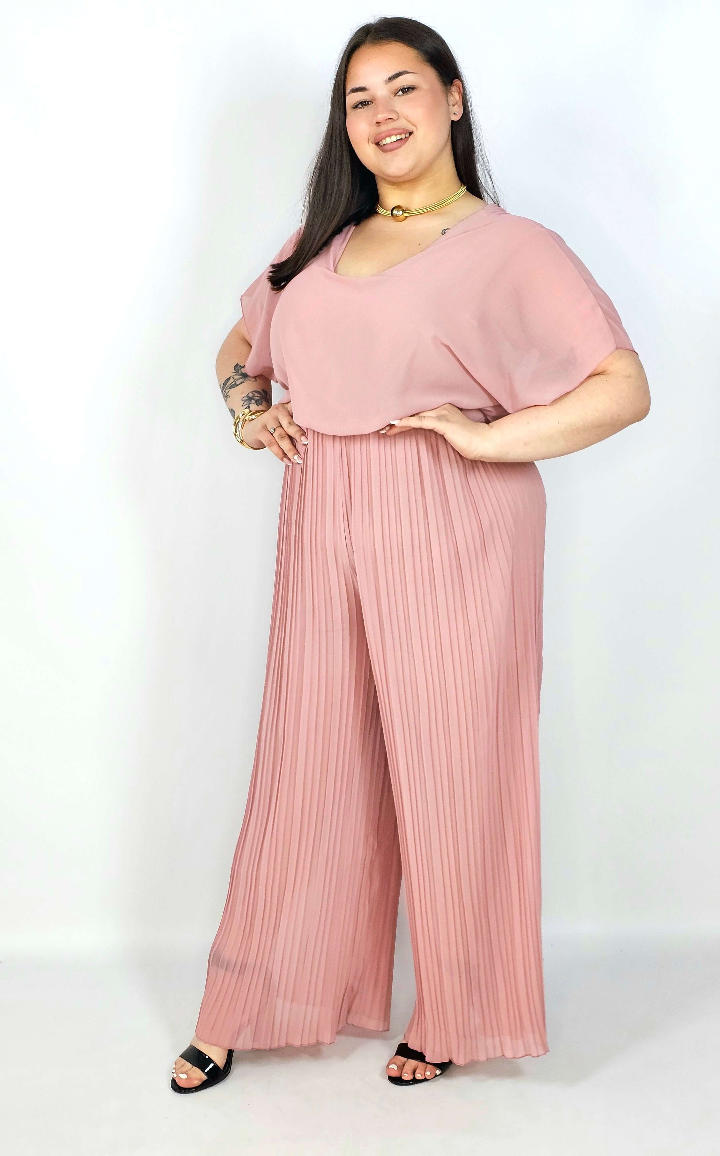 Kombinezon plus size – stylowa i wygodna propozycja dla sylwetki XXL Stylowa XL