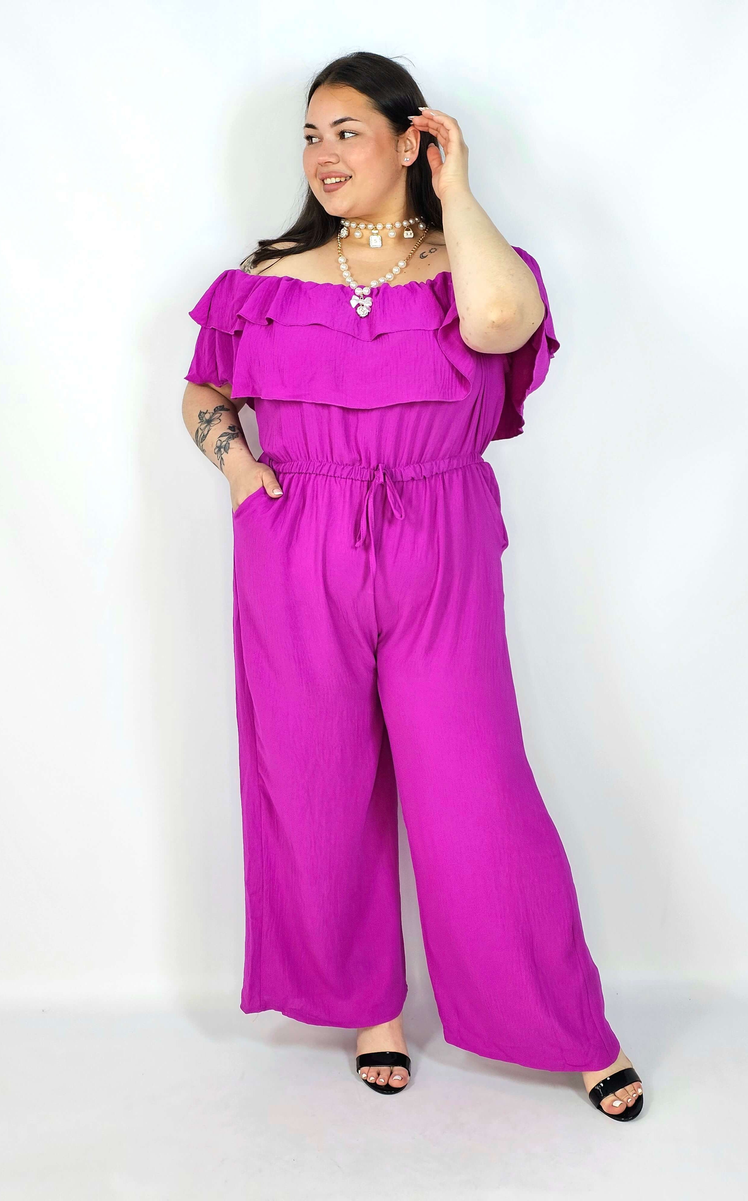 Kombinezon plus size –elegancki kombinezon z odkrytymi ramionami i szerokimi nogawkami Stylowa XL