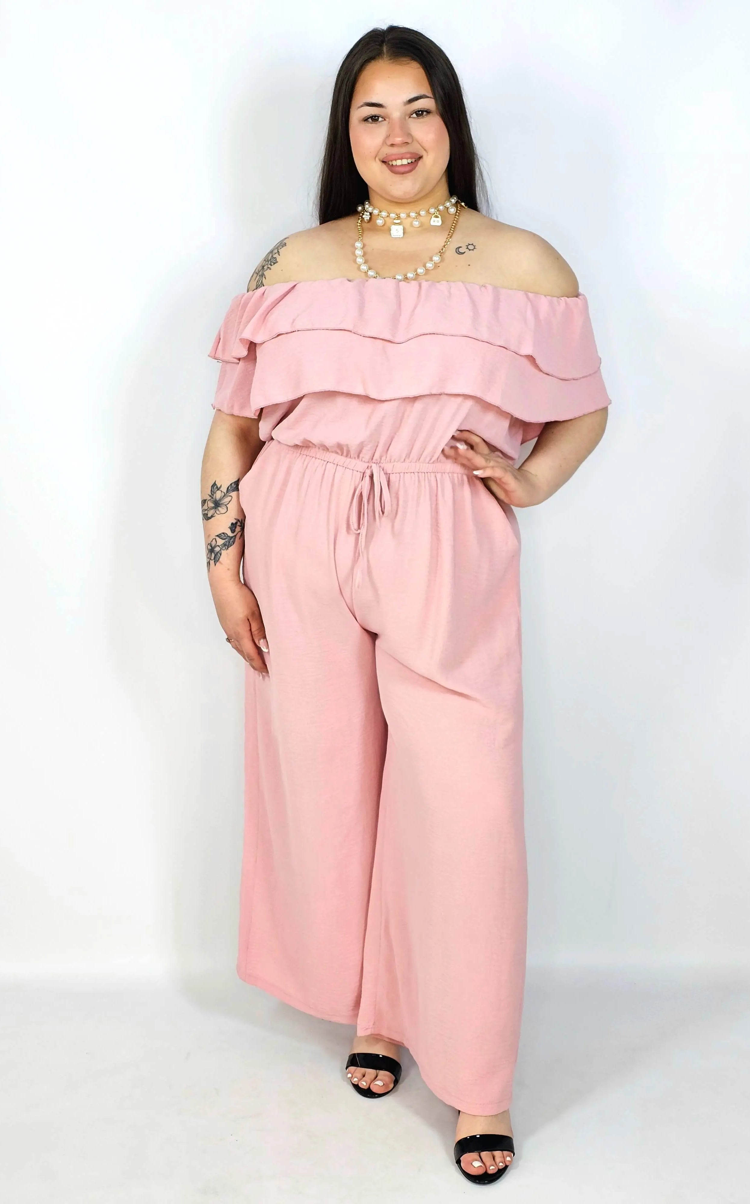 Kombinezon plus size –elegancki kombinezon z odkrytymi ramionami i szerokimi nogawkami Stylowa XL