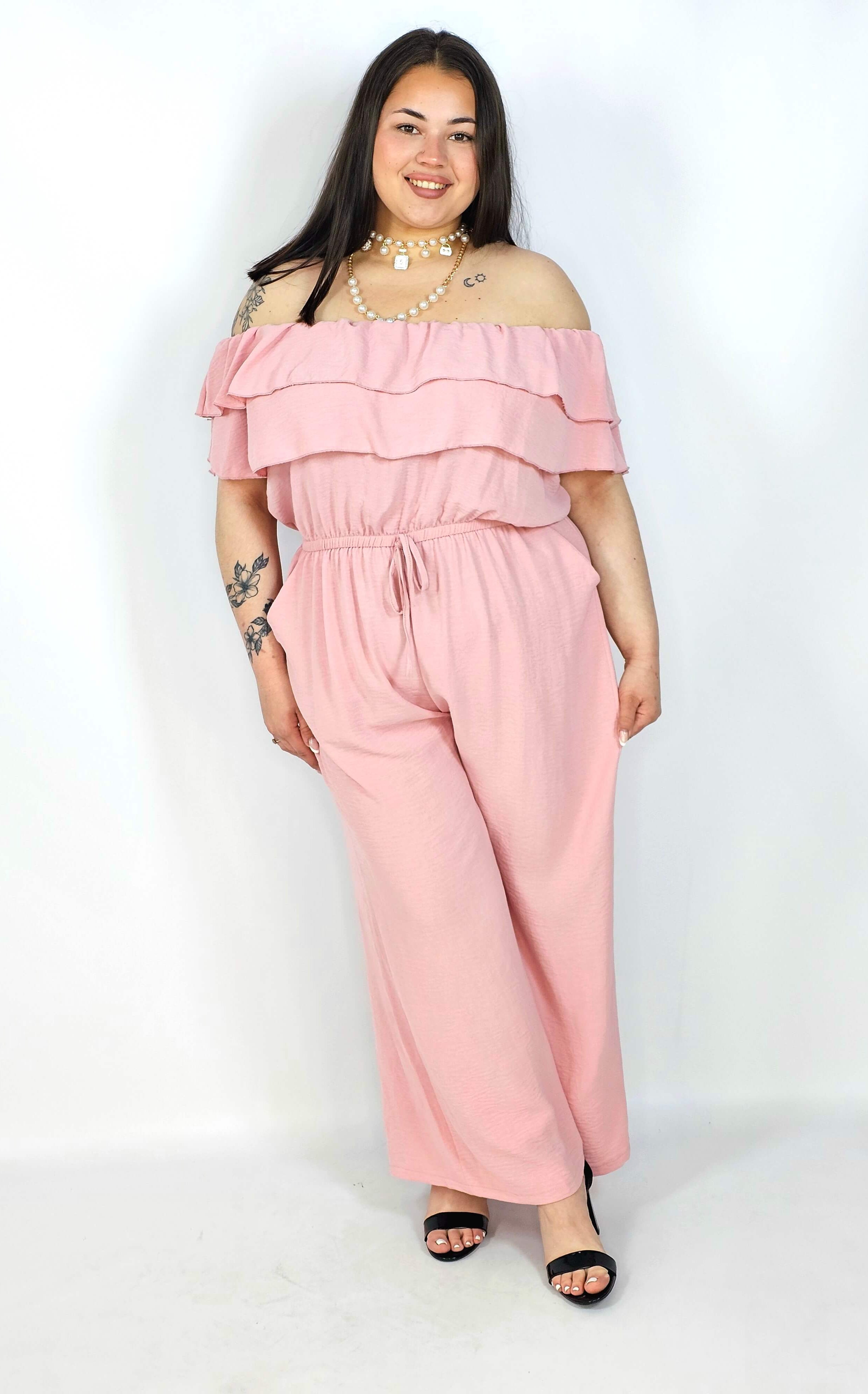 Kombinezon plus size –elegancki kombinezon z odkrytymi ramionami i szerokimi nogawkami Stylowa XL