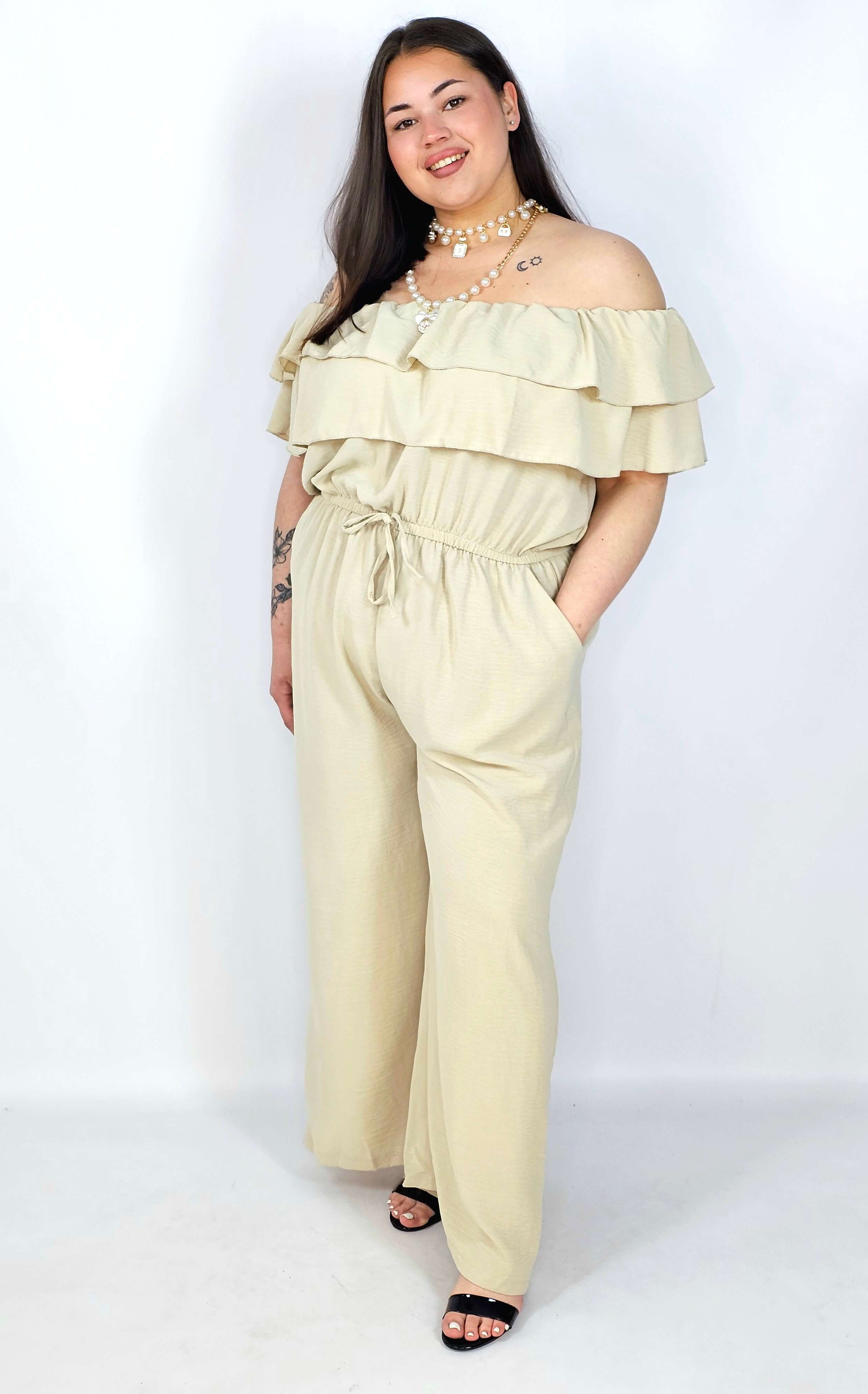 Kombinezon plus size –elegancki kombinezon z odkrytymi ramionami i szerokimi nogawkami Stylowa XL