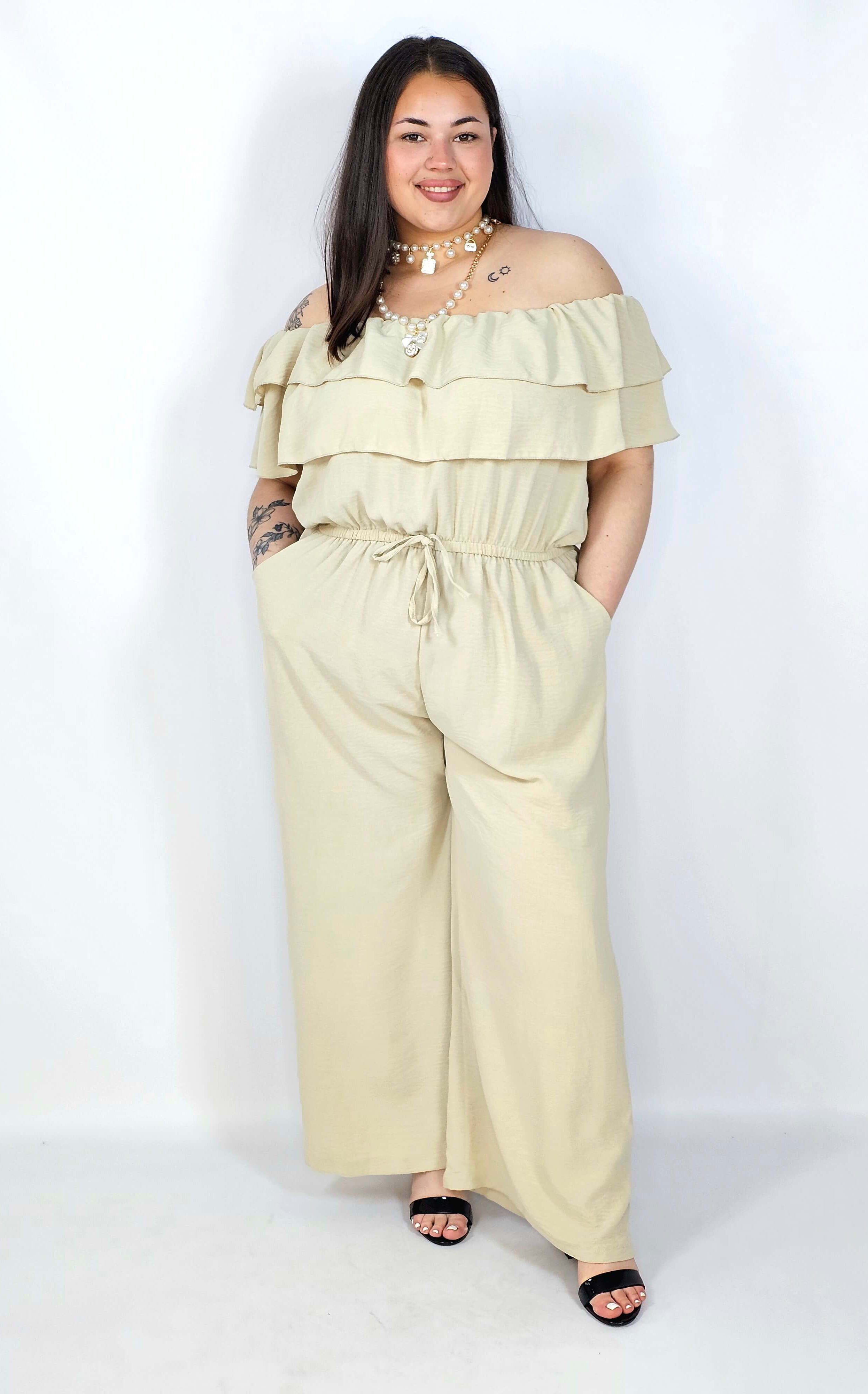 Kombinezon plus size –elegancki kombinezon z odkrytymi ramionami i szerokimi nogawkami Stylowa XL