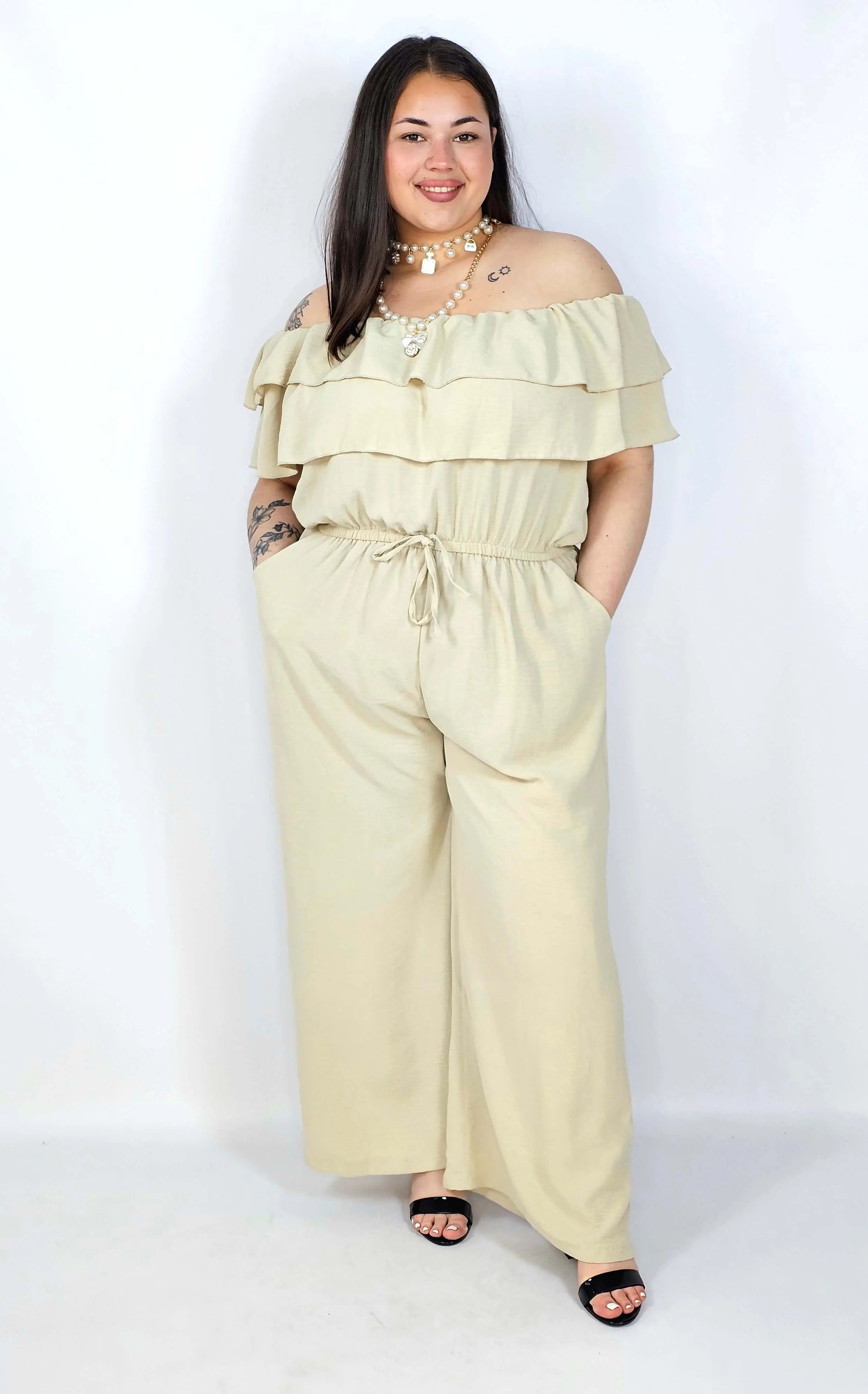 Kombinezon plus size –elegancki kombinezon z odkrytymi ramionami i szerokimi nogawkami Stylowa XL