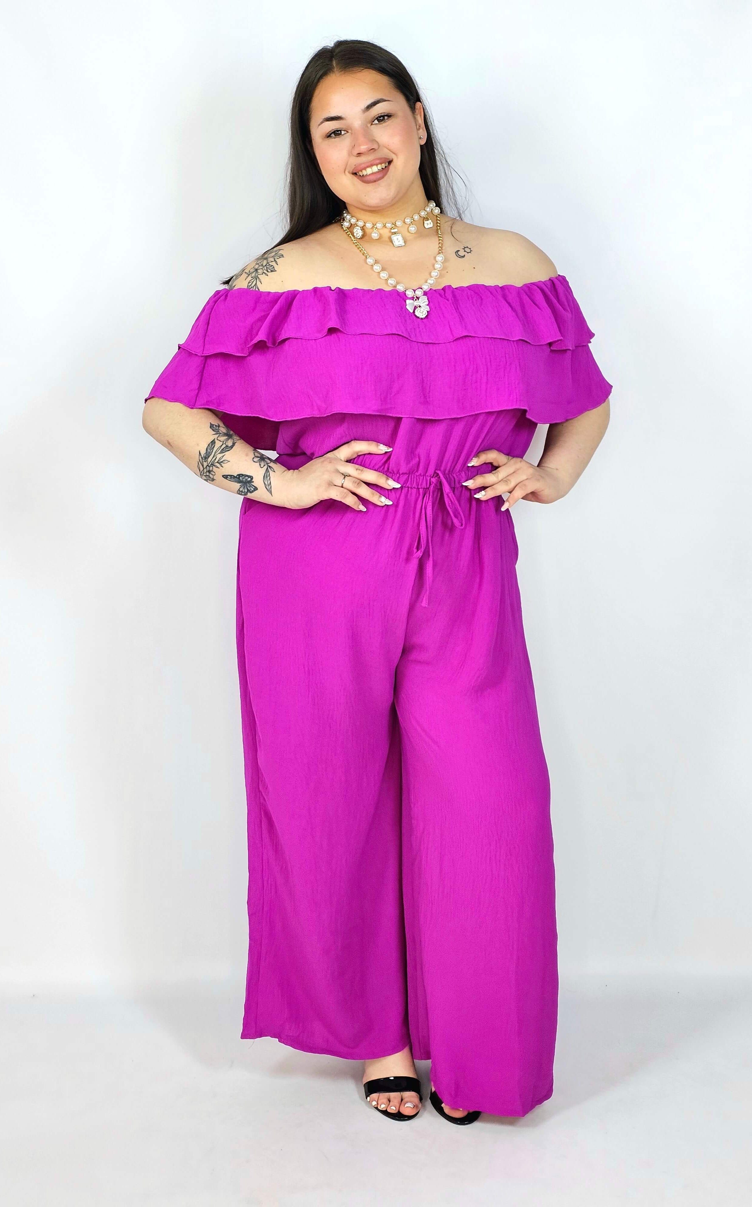 Kombinezon plus size –elegancki kombinezon z odkrytymi ramionami i szerokimi nogawkami Stylowa XL