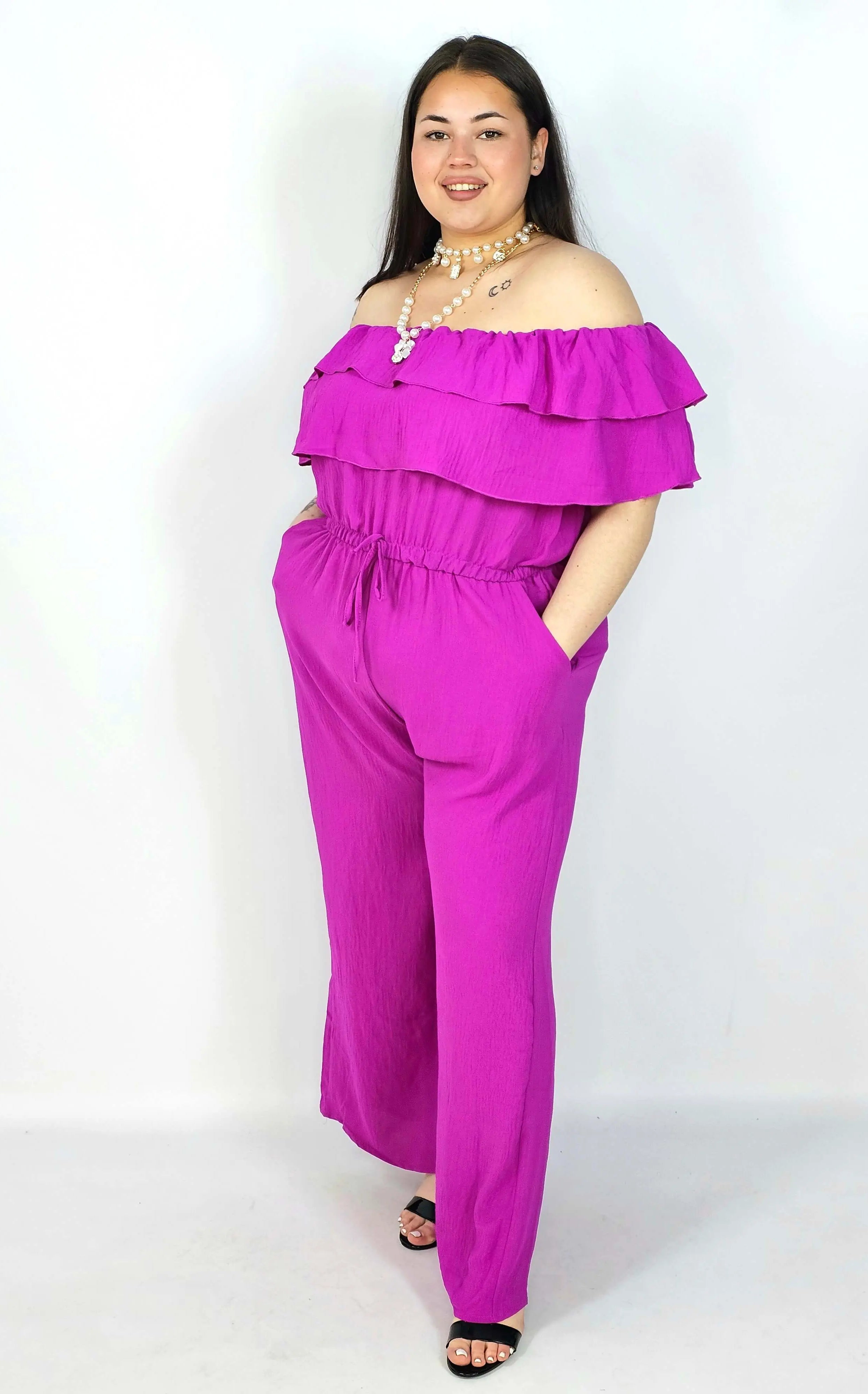 Kombinezon plus size –elegancki kombinezon z odkrytymi ramionami i szerokimi nogawkami Stylowa XL