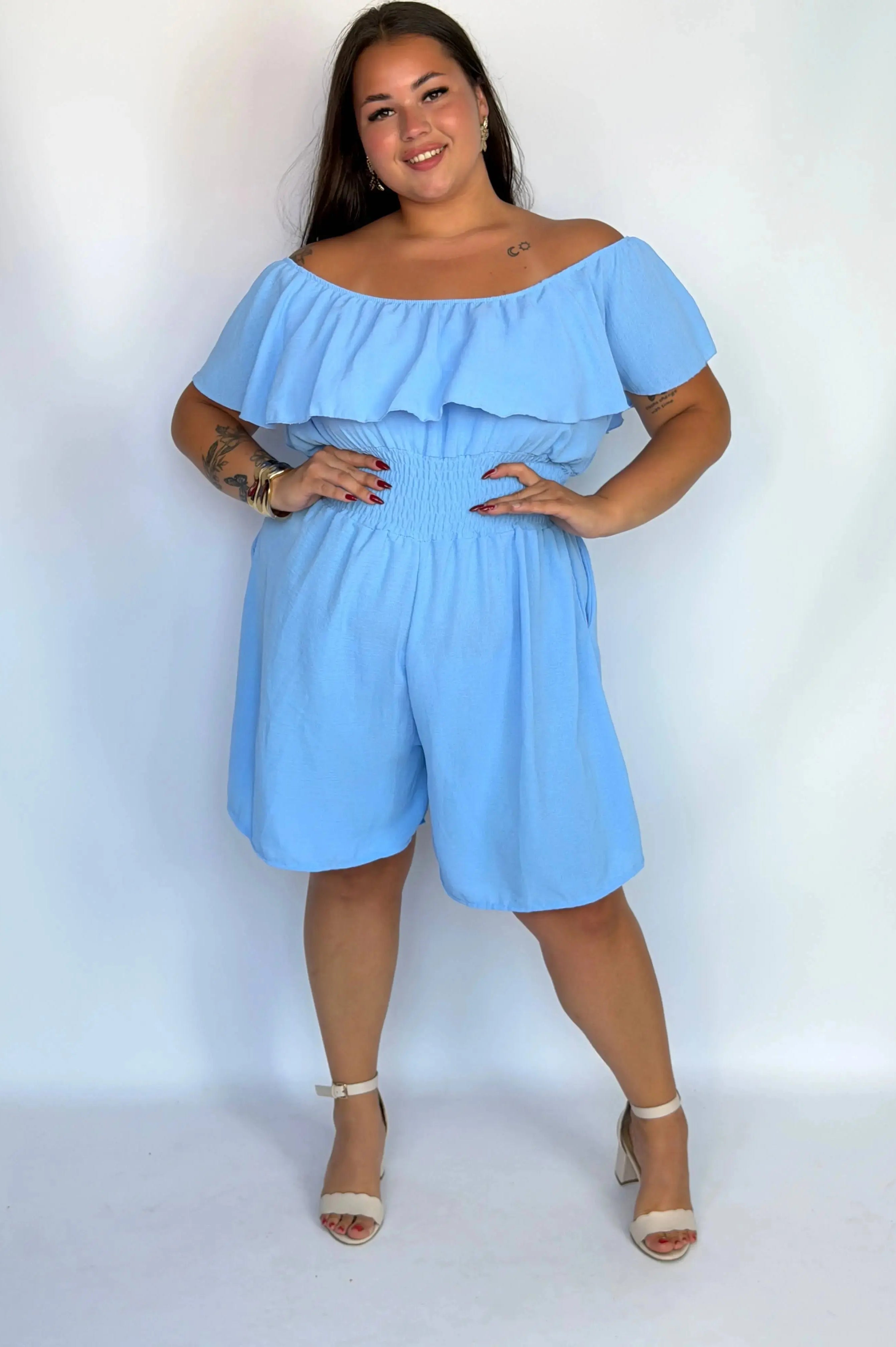 Kombinezon plus size damski – elegancki kombinezon XXL z falbaną Stylowa XL