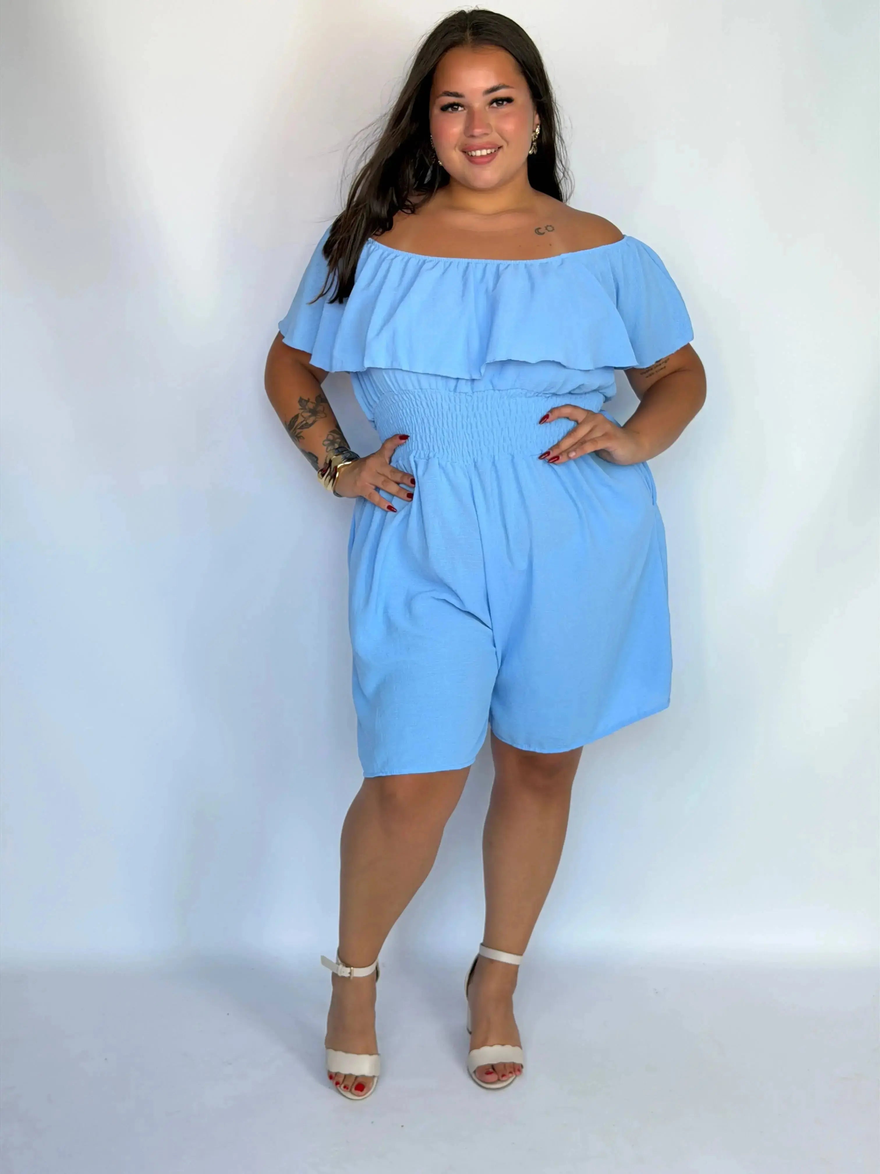 Kombinezon plus size damski – elegancki kombinezon XXL z falbaną Stylowa XL