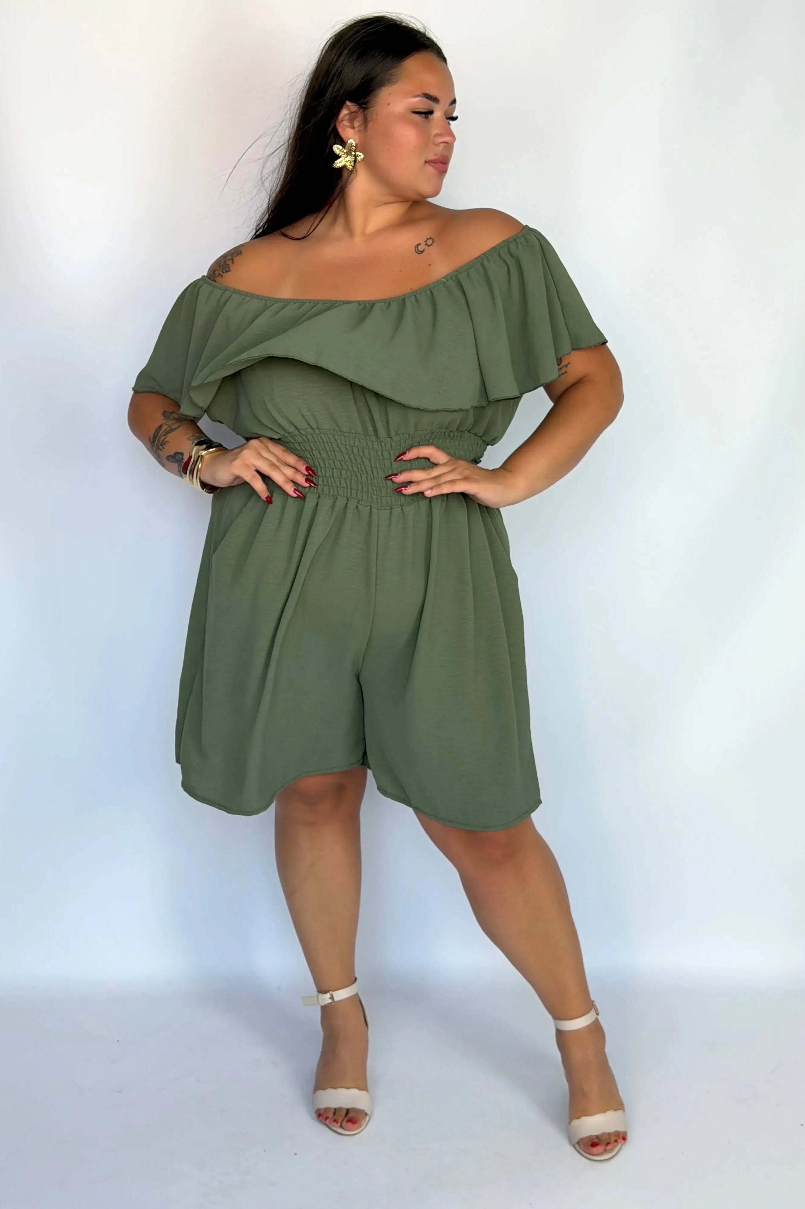 Kombinezon plus size damski – elegancki kombinezon XXL z falbaną Stylowa XL