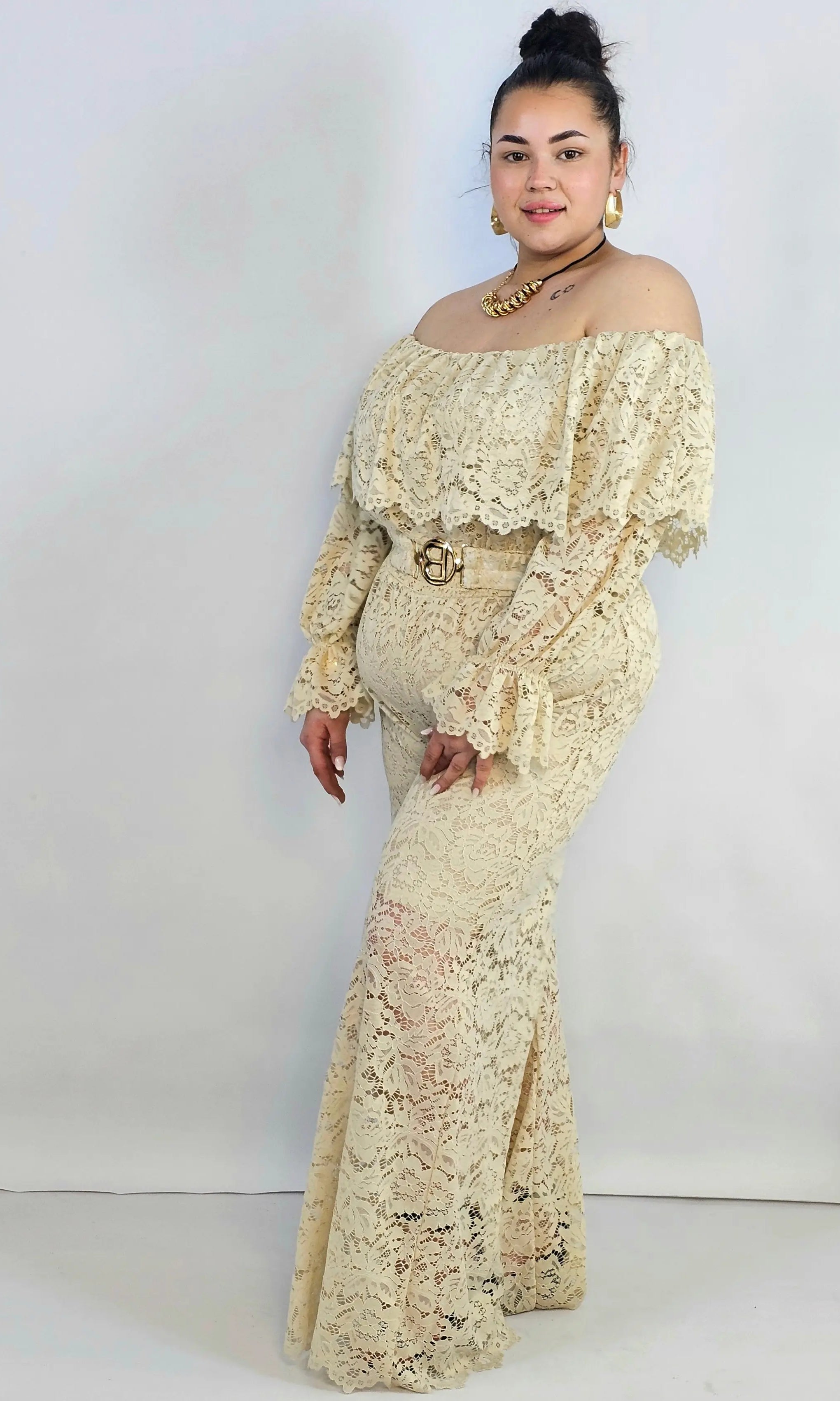 Kombinezon plus size koronkowy z hiszpańskim dekoltem – elegancja XXL Stylowa XL