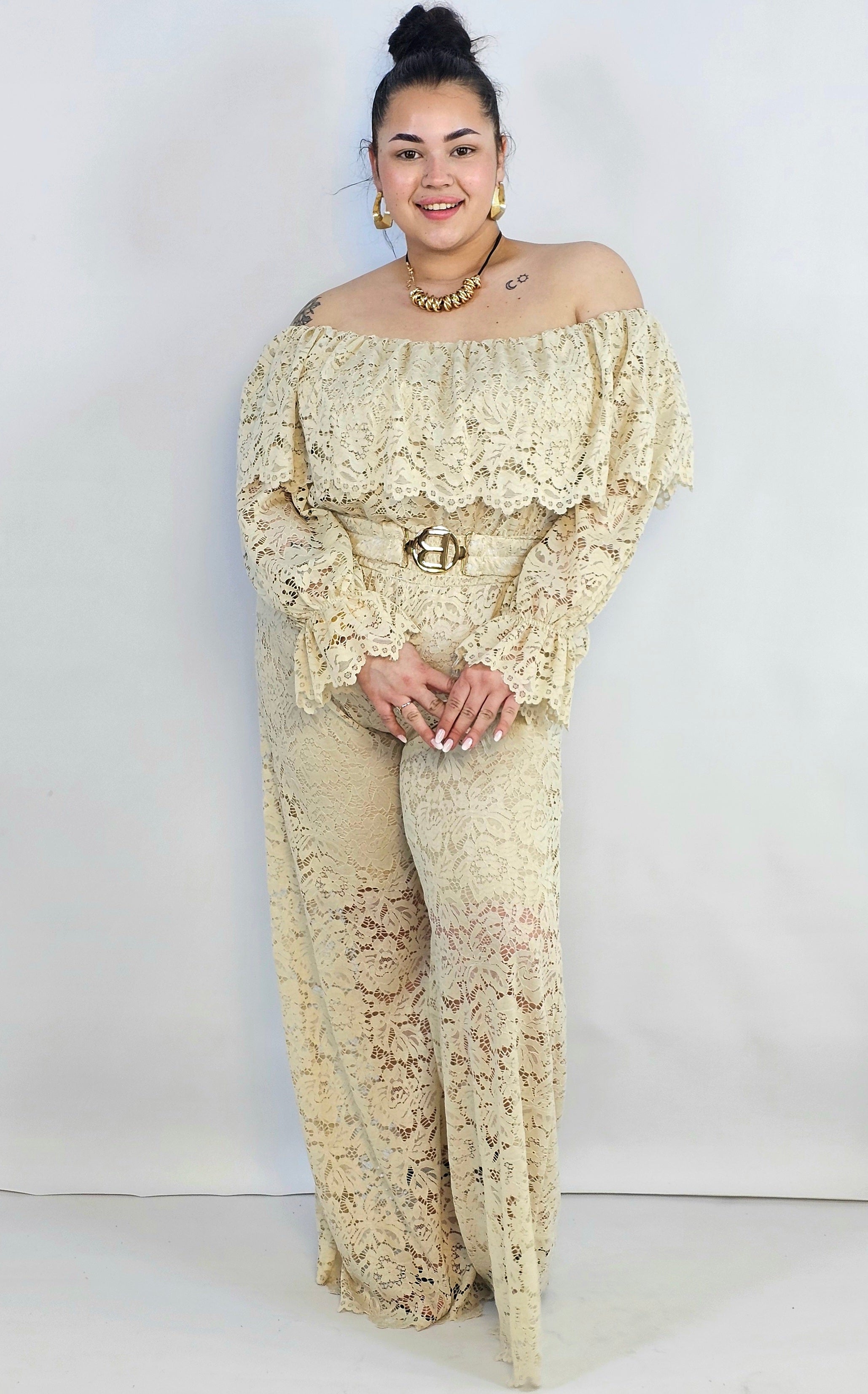 Kombinezon plus size koronkowy z hiszpańskim dekoltem – elegancja XXL Stylowa XL