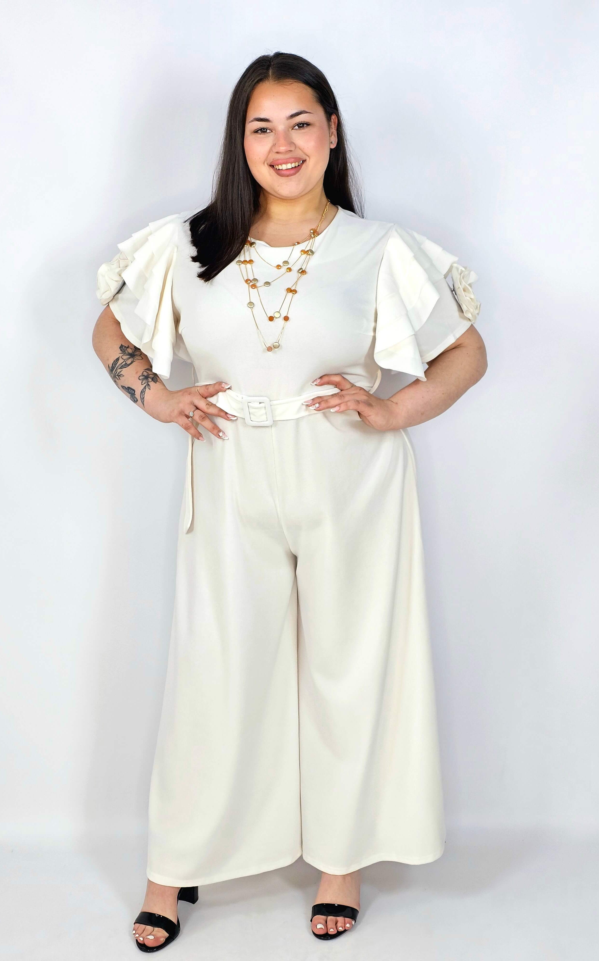 Kombinezon plus size z falbankami – elegancja i kobiecy styl XXL Stylowa XL