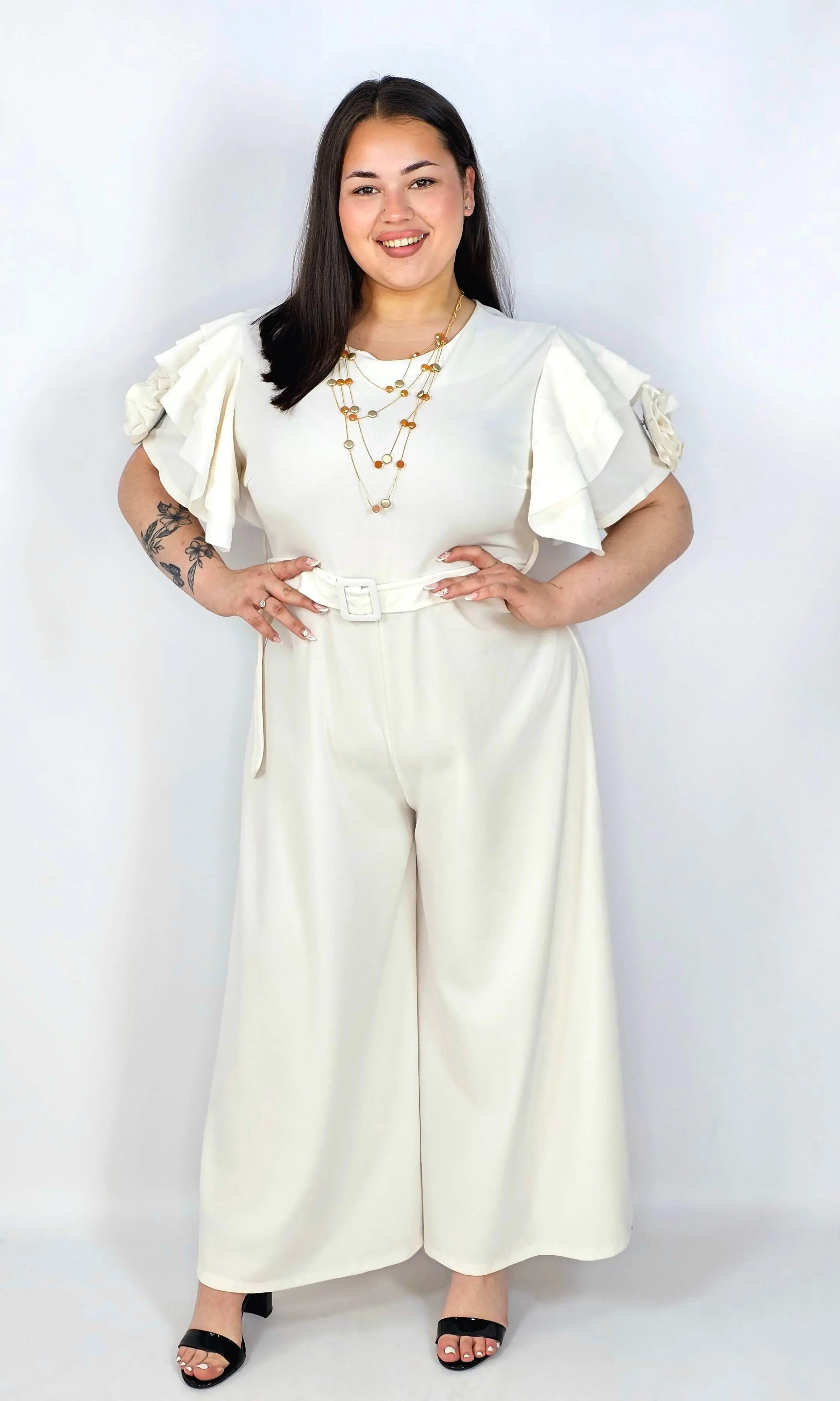 Kombinezon plus size z falbankami – elegancja i kobiecy styl XXL Stylowa XL