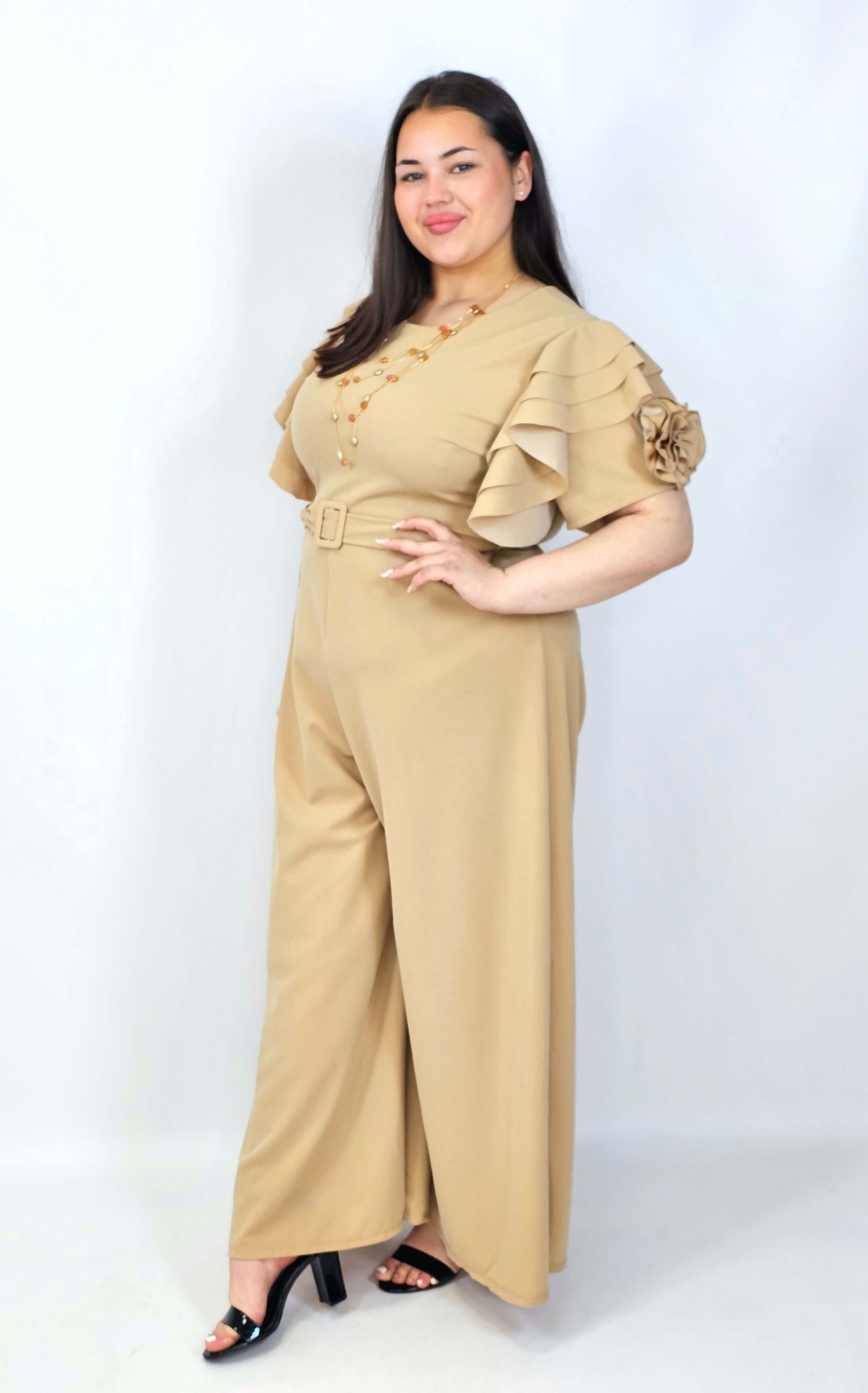 Kombinezon plus size z falbankami – elegancja i kobiecy styl XXL Stylowa XL