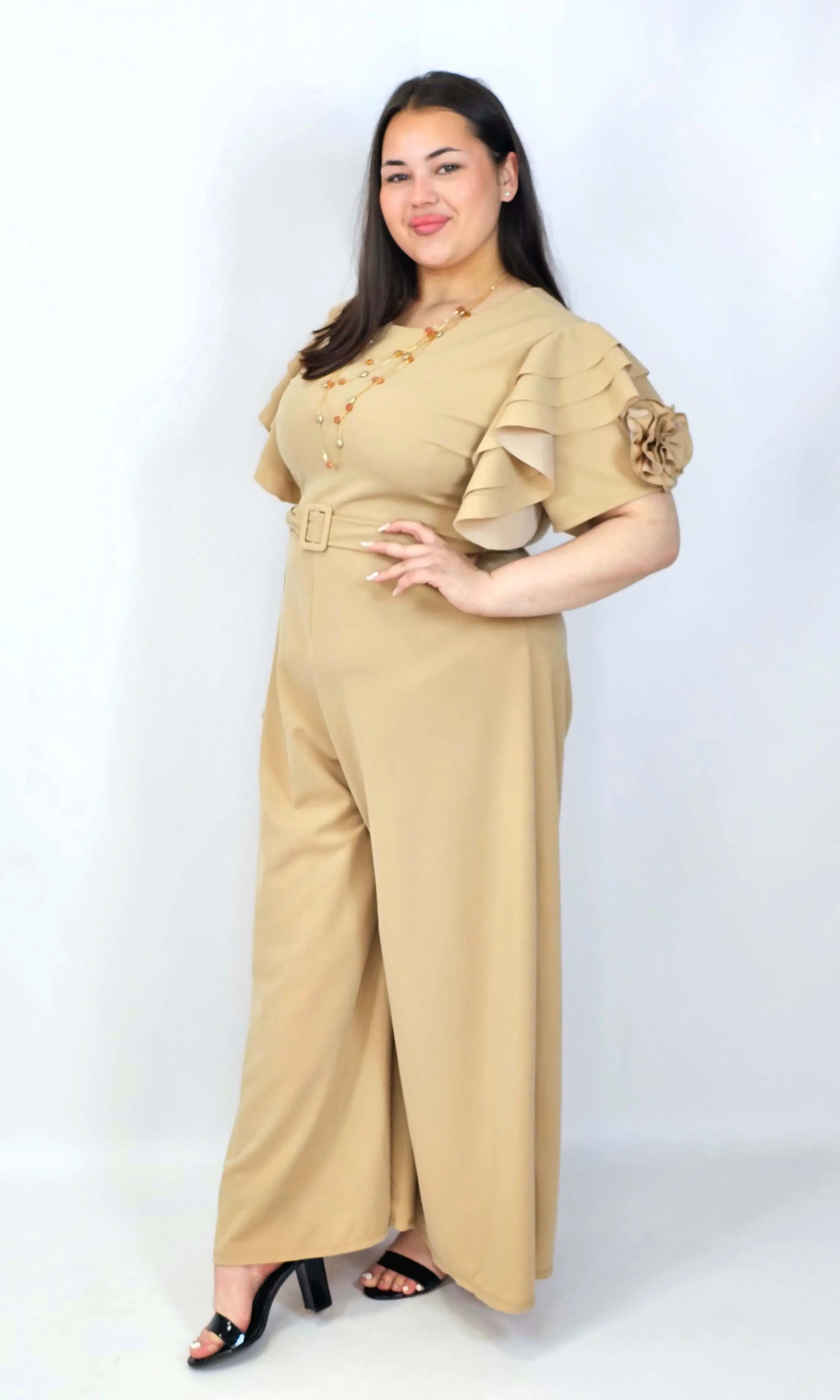 Kombinezon plus size z falbankami – elegancja i kobiecy styl XXL Stylowa XL