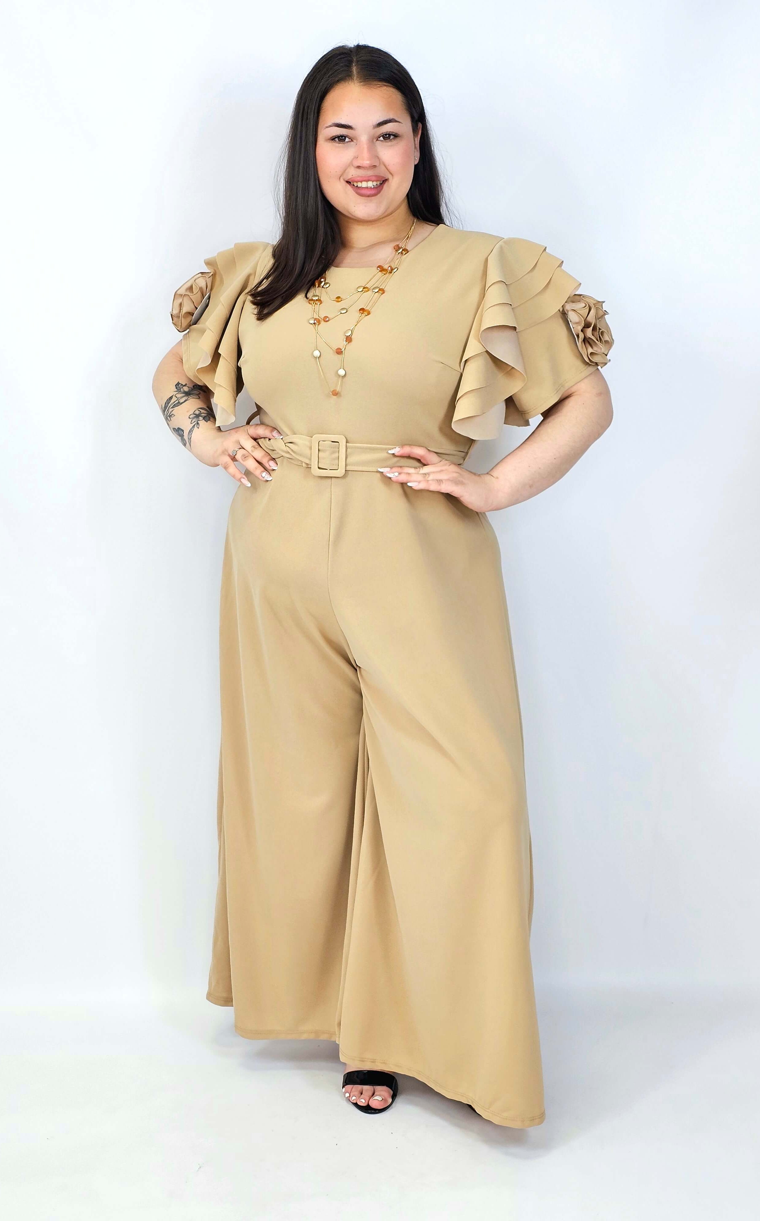 Kombinezon plus size z falbankami – elegancja i kobiecy styl XXL Stylowa XL