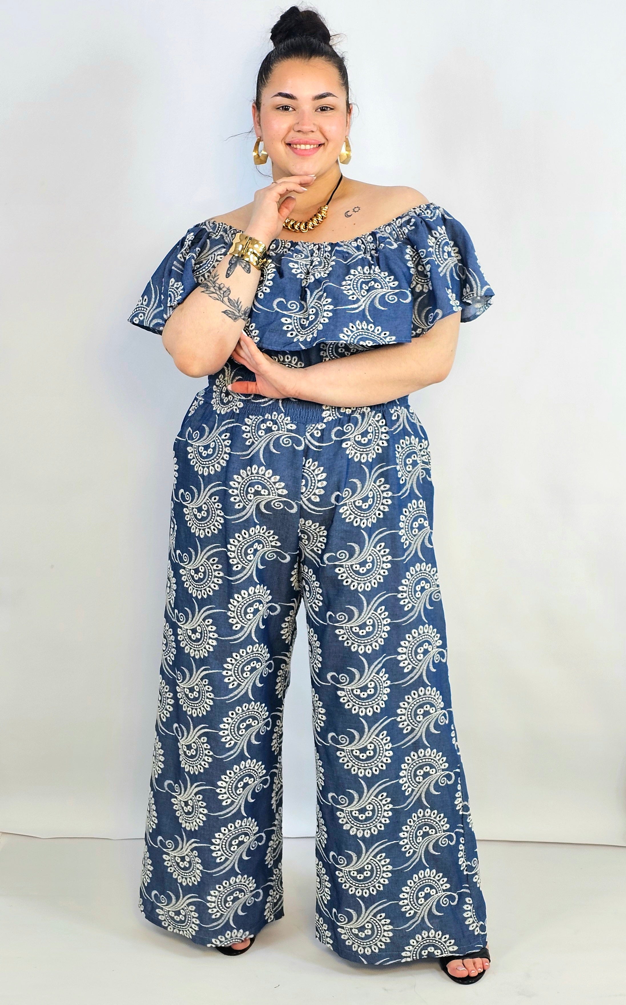 Kombinezon plus size z hiszpańskim dekoltem i haftem – denimowy styl XXL Stylowa XL
