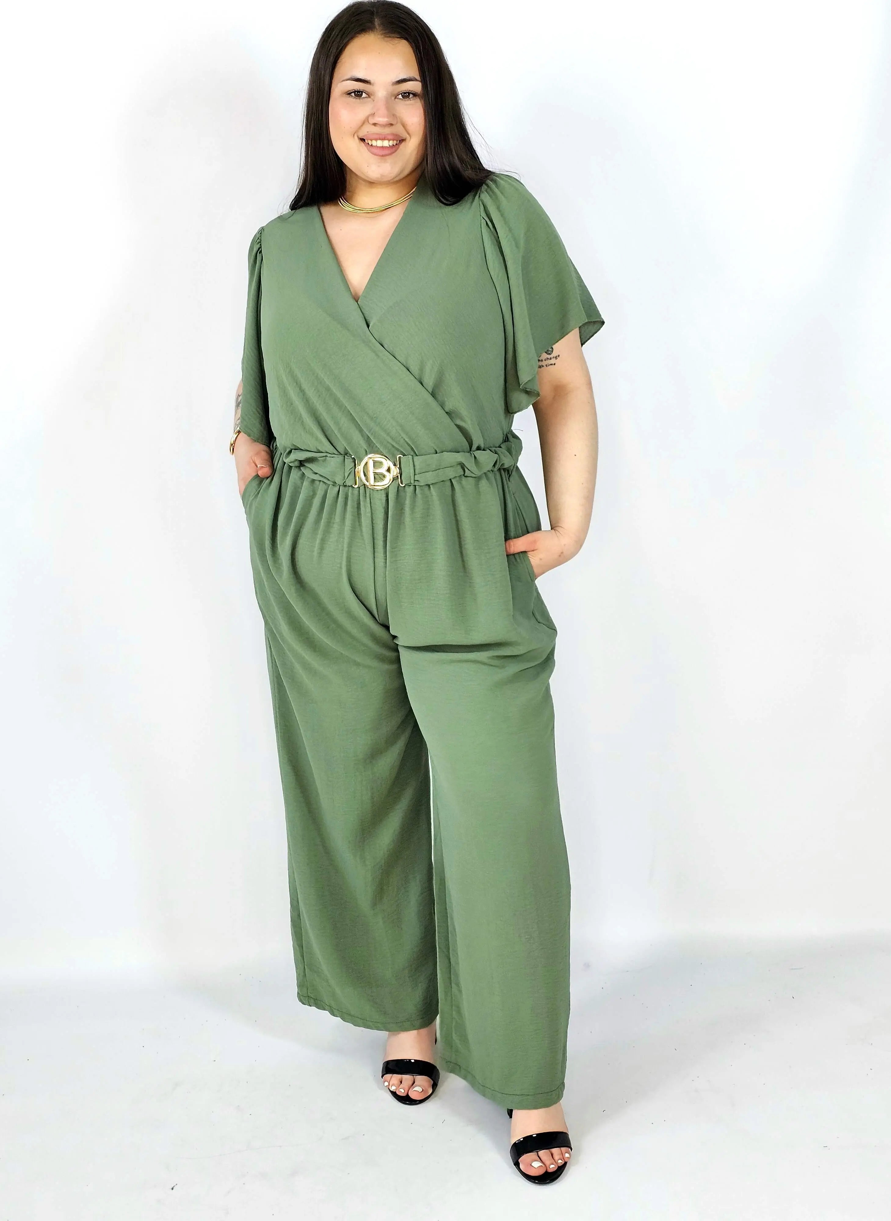 Kombinezon plus size z kopertowym dekoltem i paskiem – wygoda i styl XXL Stylowa XL