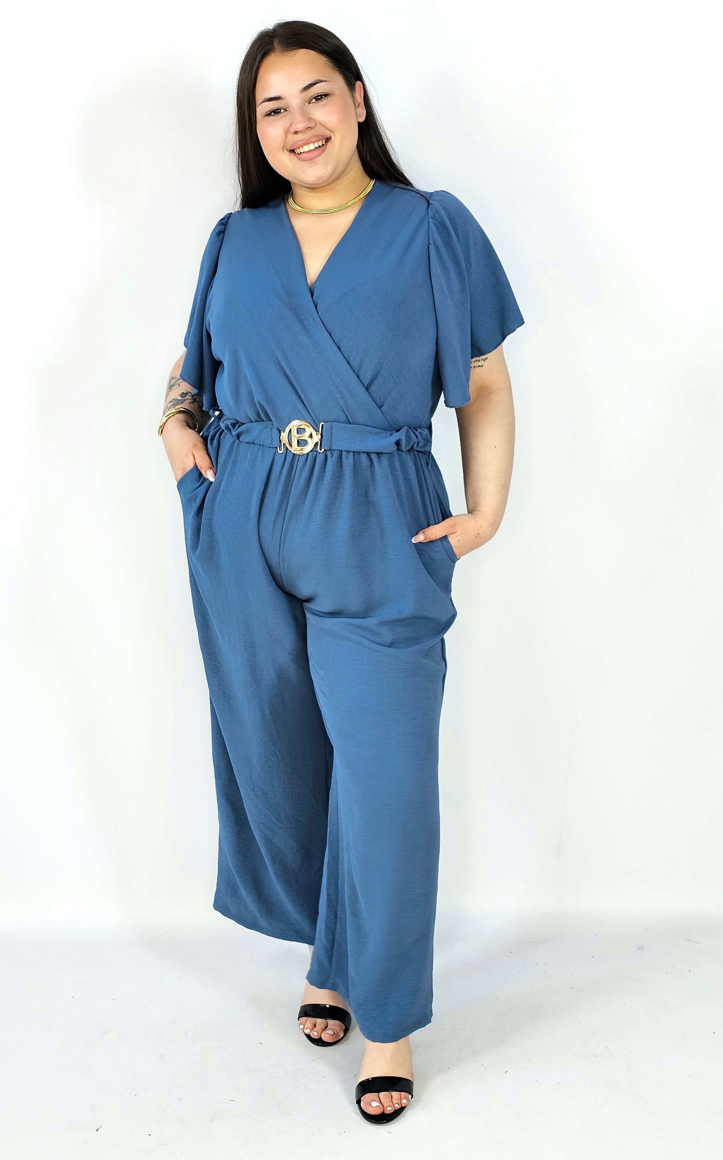 Kombinezon plus size z kopertowym dekoltem i paskiem – wygoda i styl XXL Stylowa XL