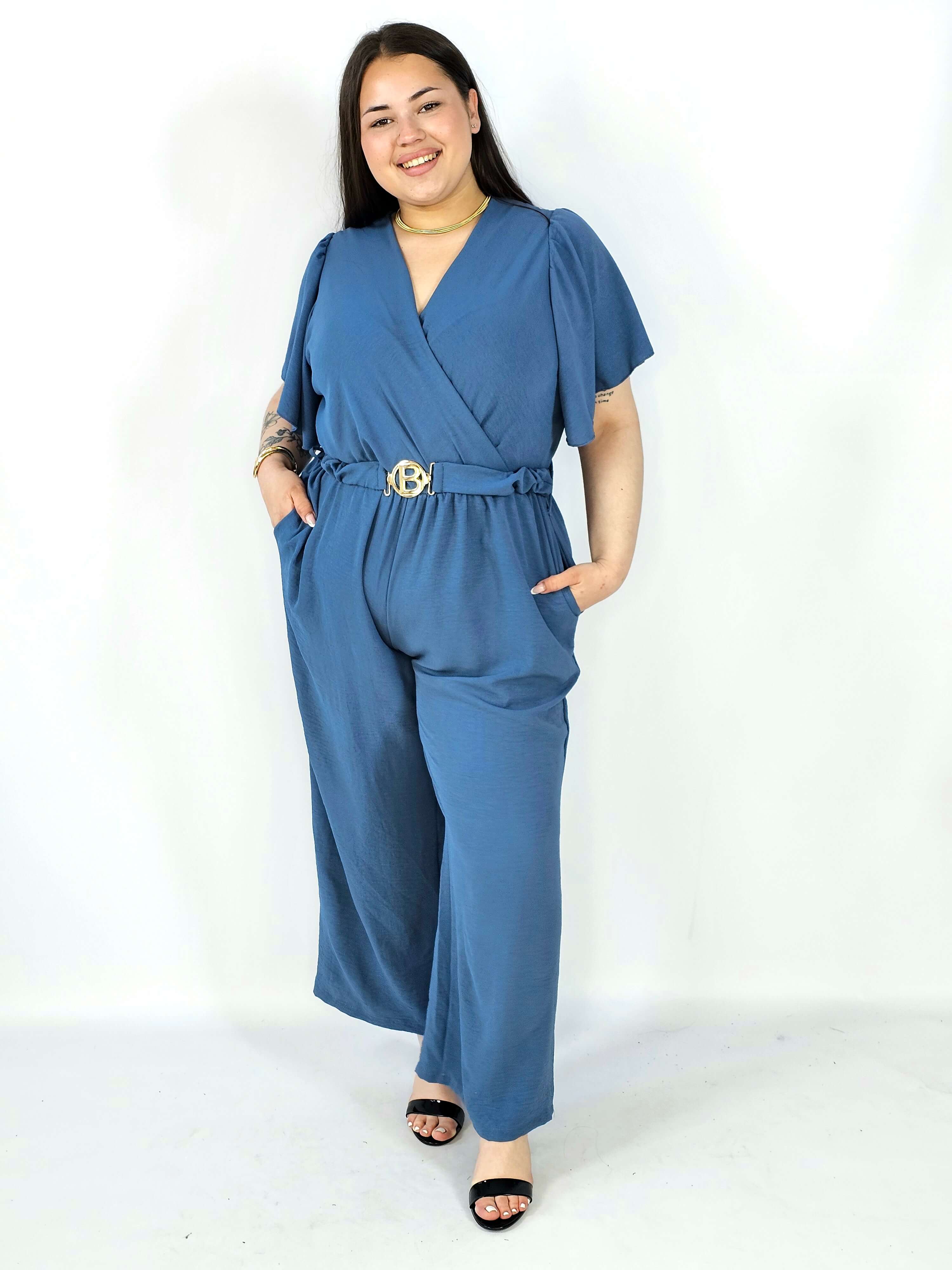 Kombinezon plus size z kopertowym dekoltem i paskiem – wygoda i styl XXL Stylowa XL