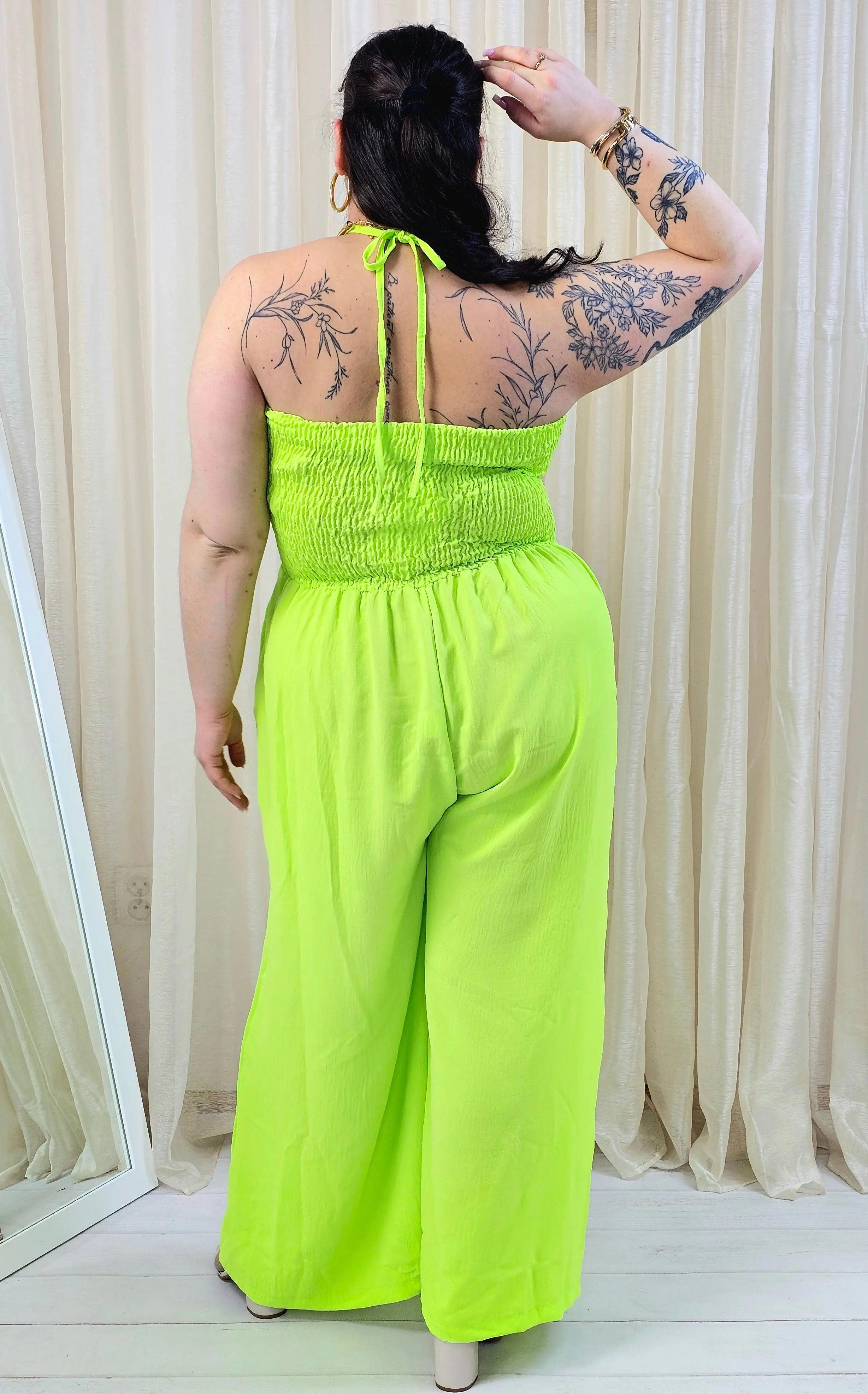 Kombinezon plus size z marszczeniem – wyrazista moda plus size Stylowa XL