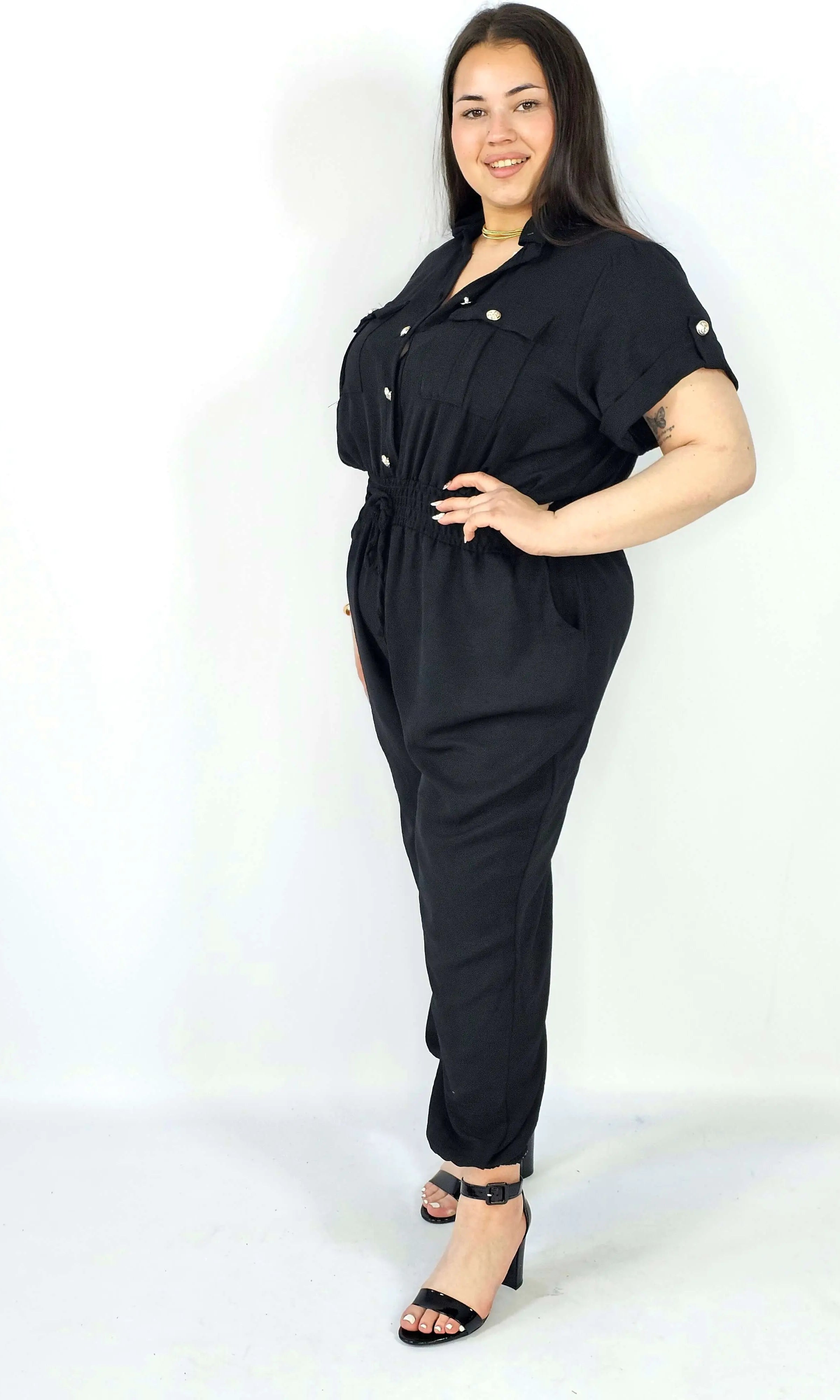 Kombinezon plus size z wiązaniem i kieszeniami – wygoda i styl XXL Stylowa XL