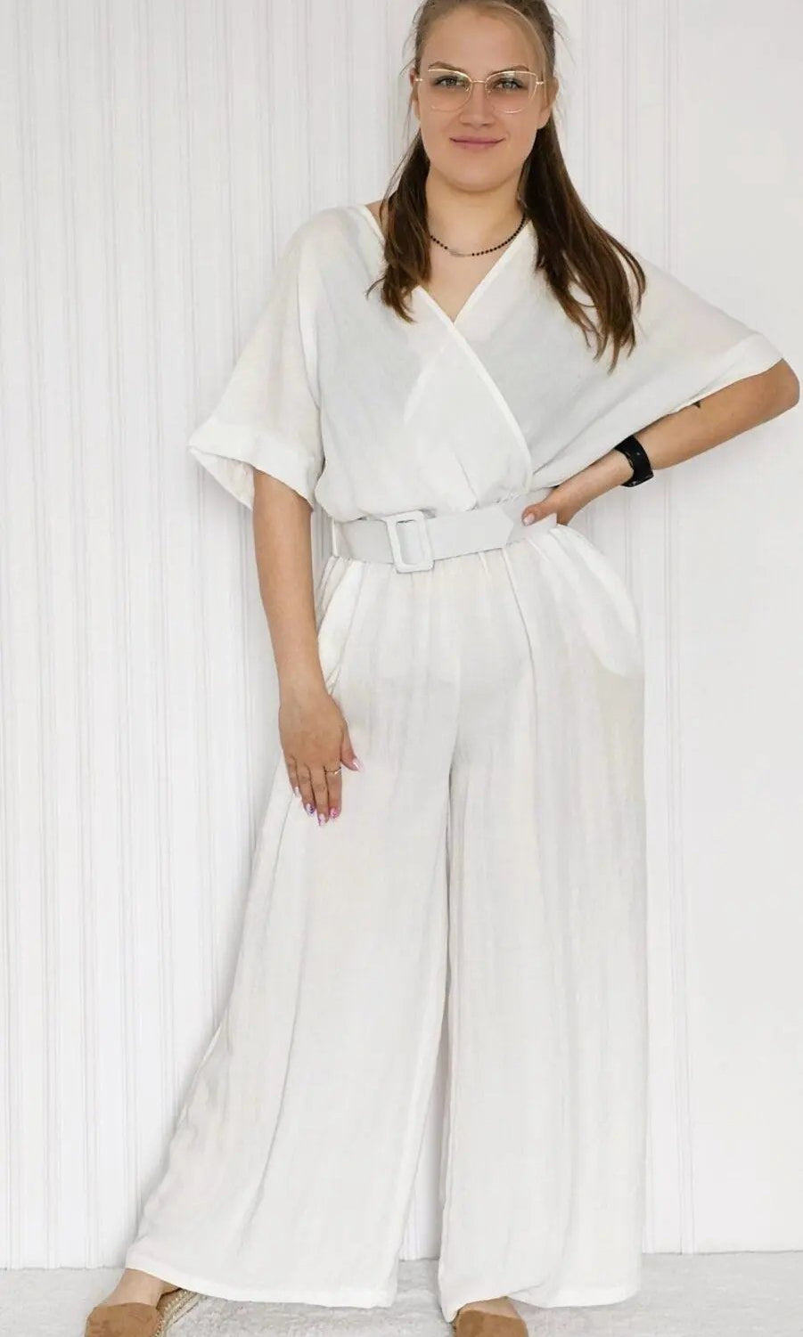 Kombinezon z krótkim rękawem długimi nogawkami - biały Stylowa XL