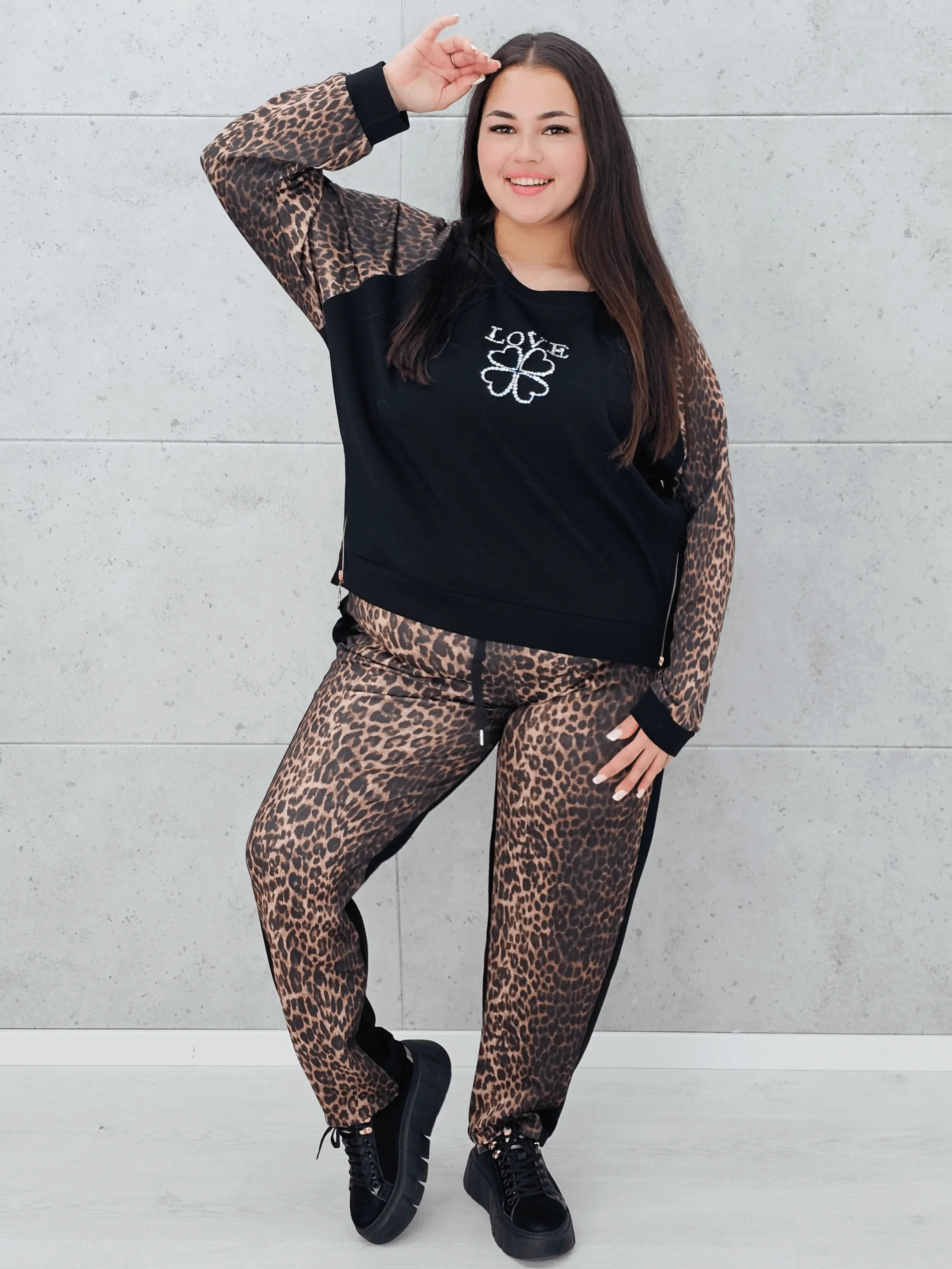 Komplet Dresowy Plus Size StylowaXL – Panterkowy Styl i Wygoda dla Kobiet XXL Stylowa XL