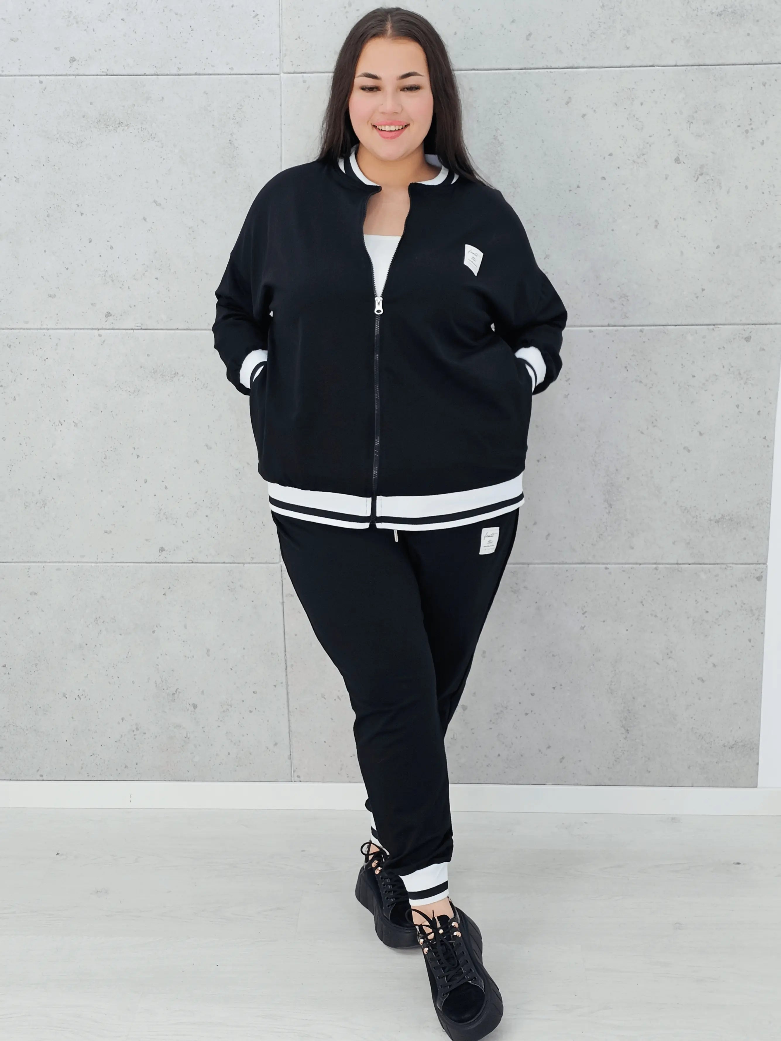 Komplet Dresowy Plus Size StylowaXL – Sportowa Elegancja i Komfort dla Kobiet XXL Stylowa XL