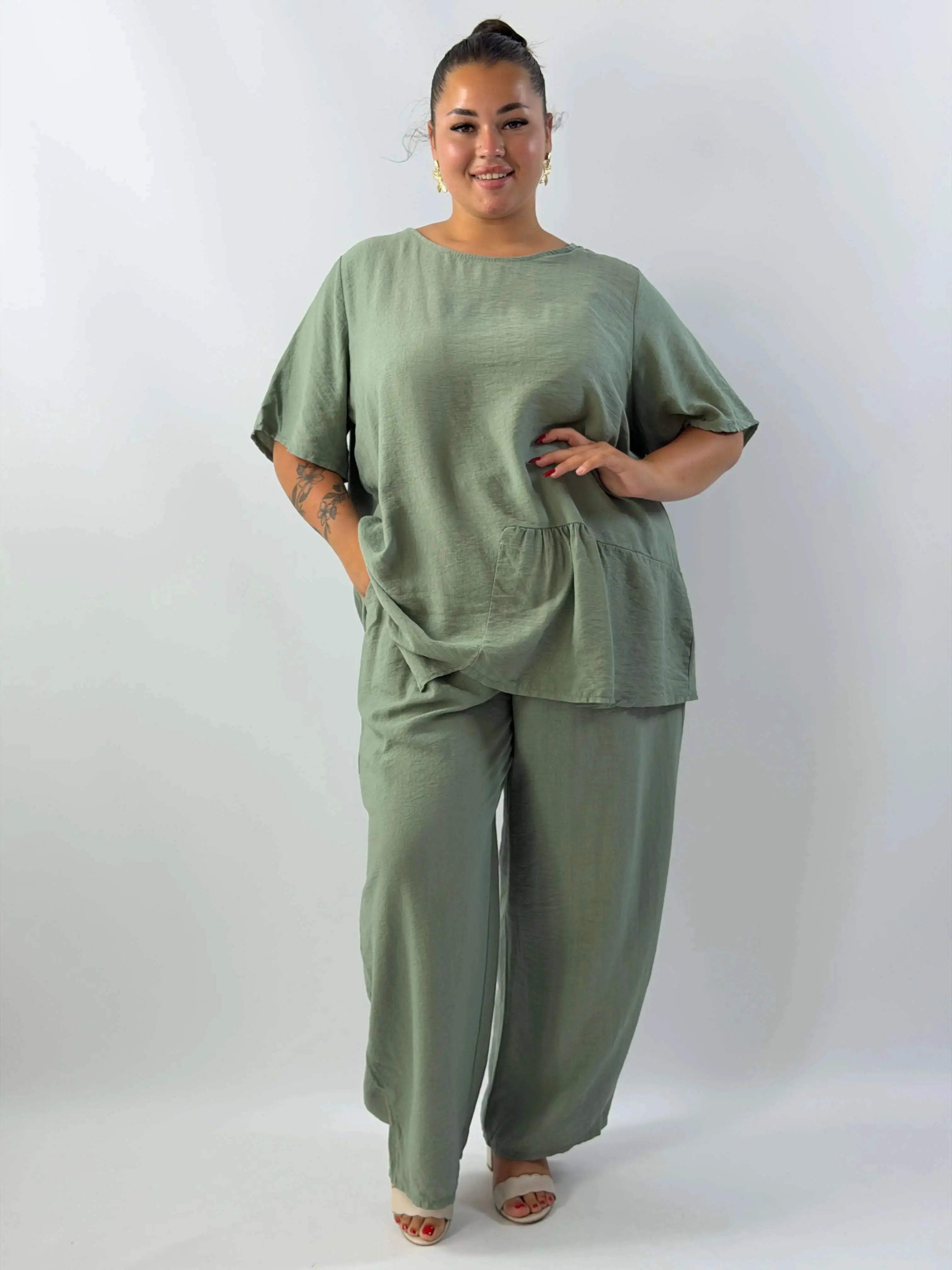 Komplet Plus Size – bluzka i szerokie spodnie z lekkiego materiału Stylowa XL