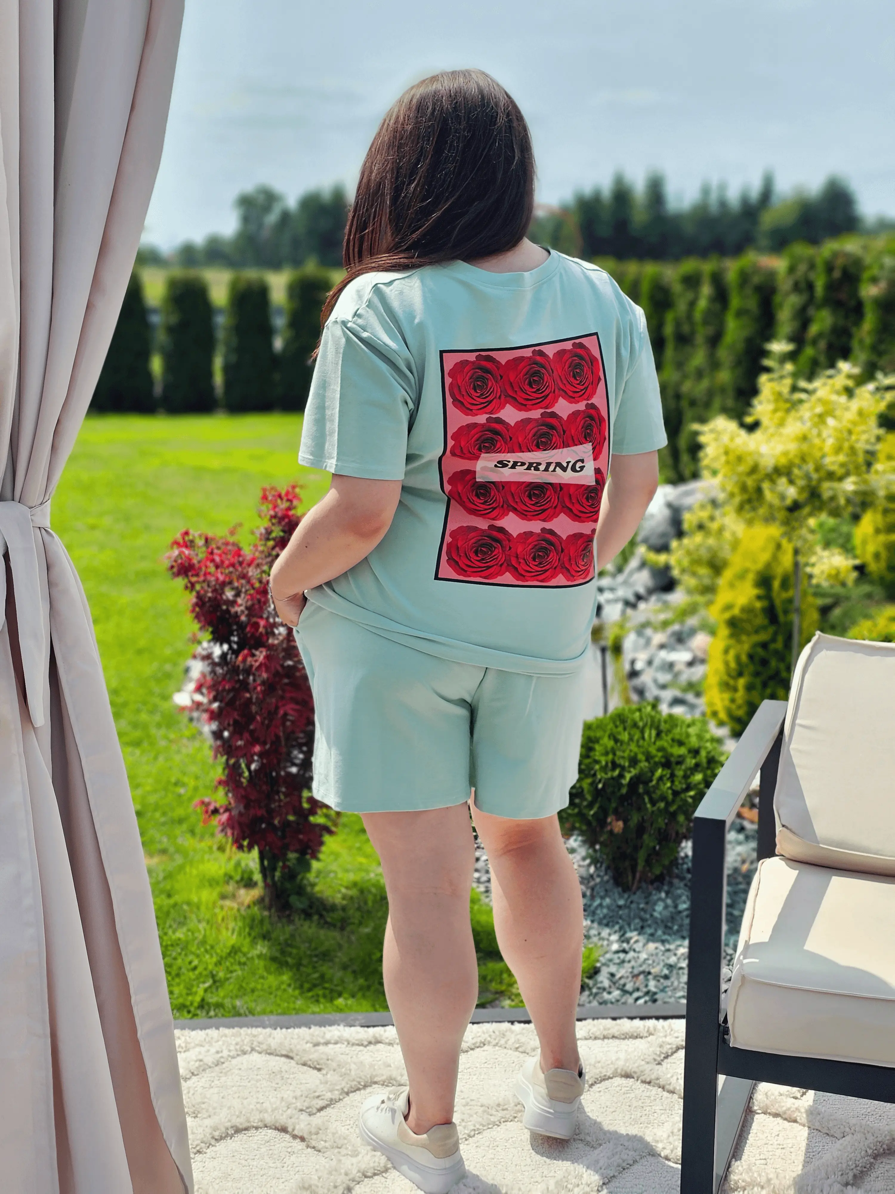 Komplet „Spring Roses” – romantyczny look z różanym akcentem Stylowa XL