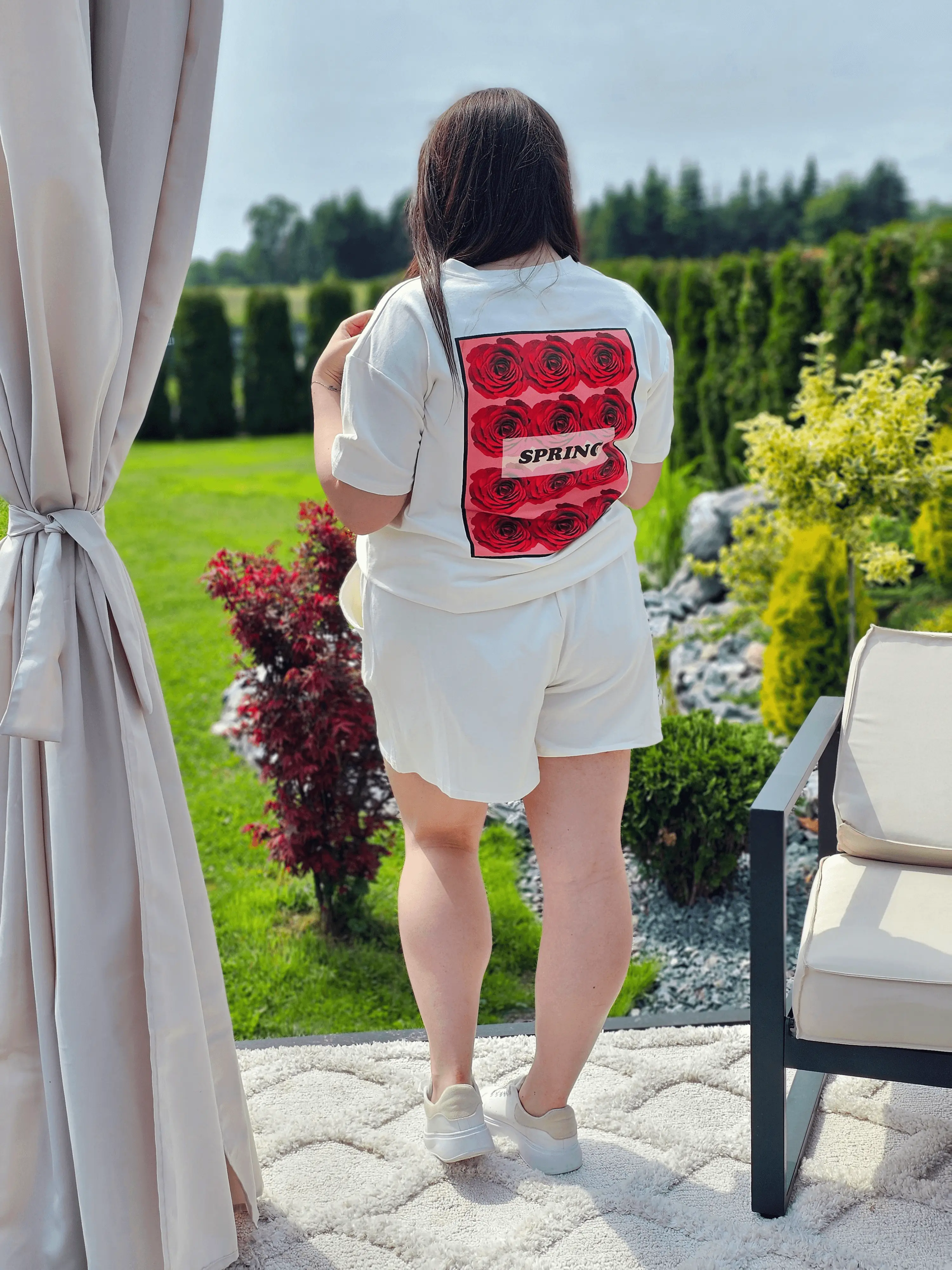 Komplet „Spring Roses” – romantyczny look z różanym akcentem Stylowa XL