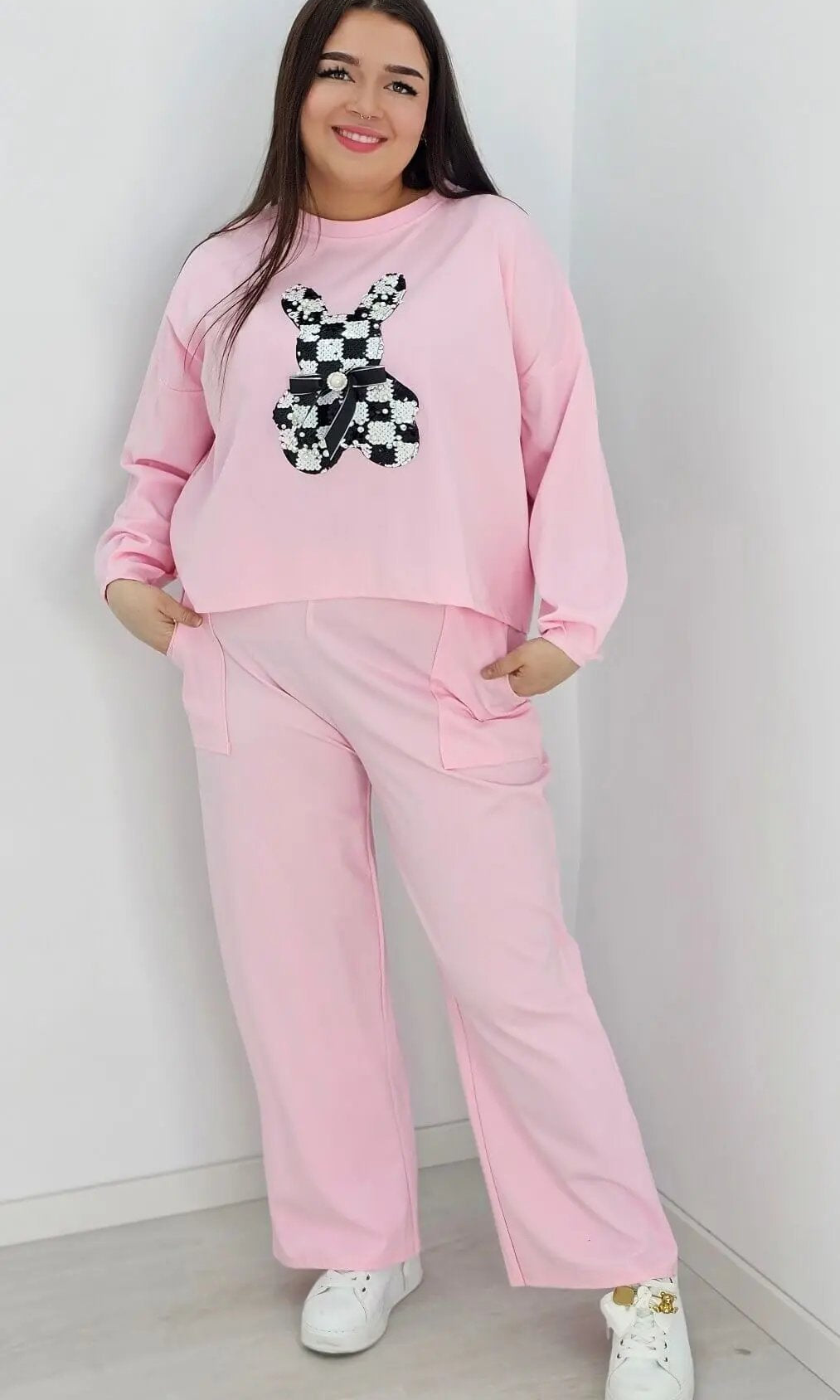 Komplet bluza z aplikacją + szerokie spodnie - różowy Stylowa XL