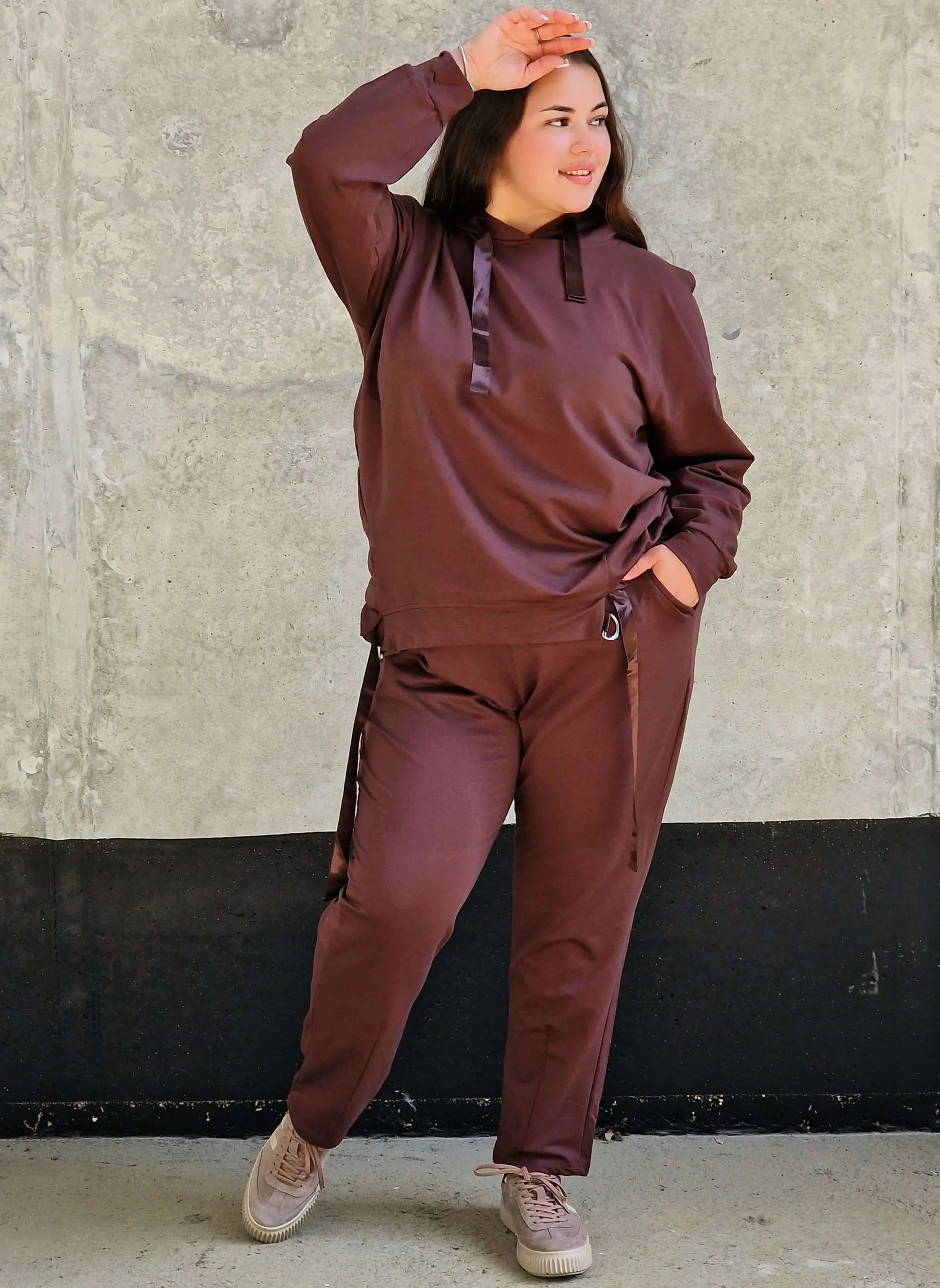 Komplet dresowy plus size – wygodny i modny zestaw Stylowa XL