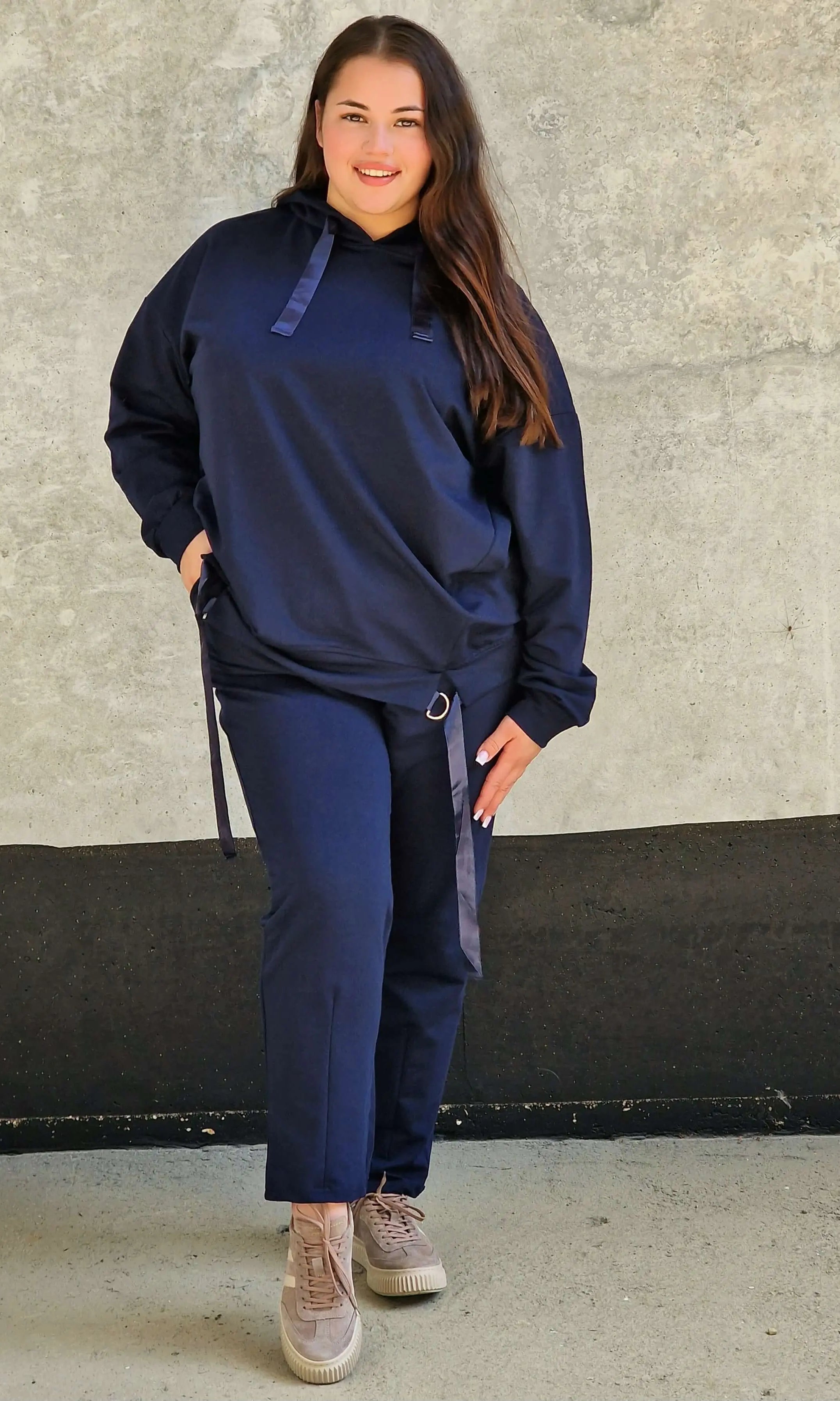 Komplet dresowy plus size – wygodny i modny zestaw Stylowa XL