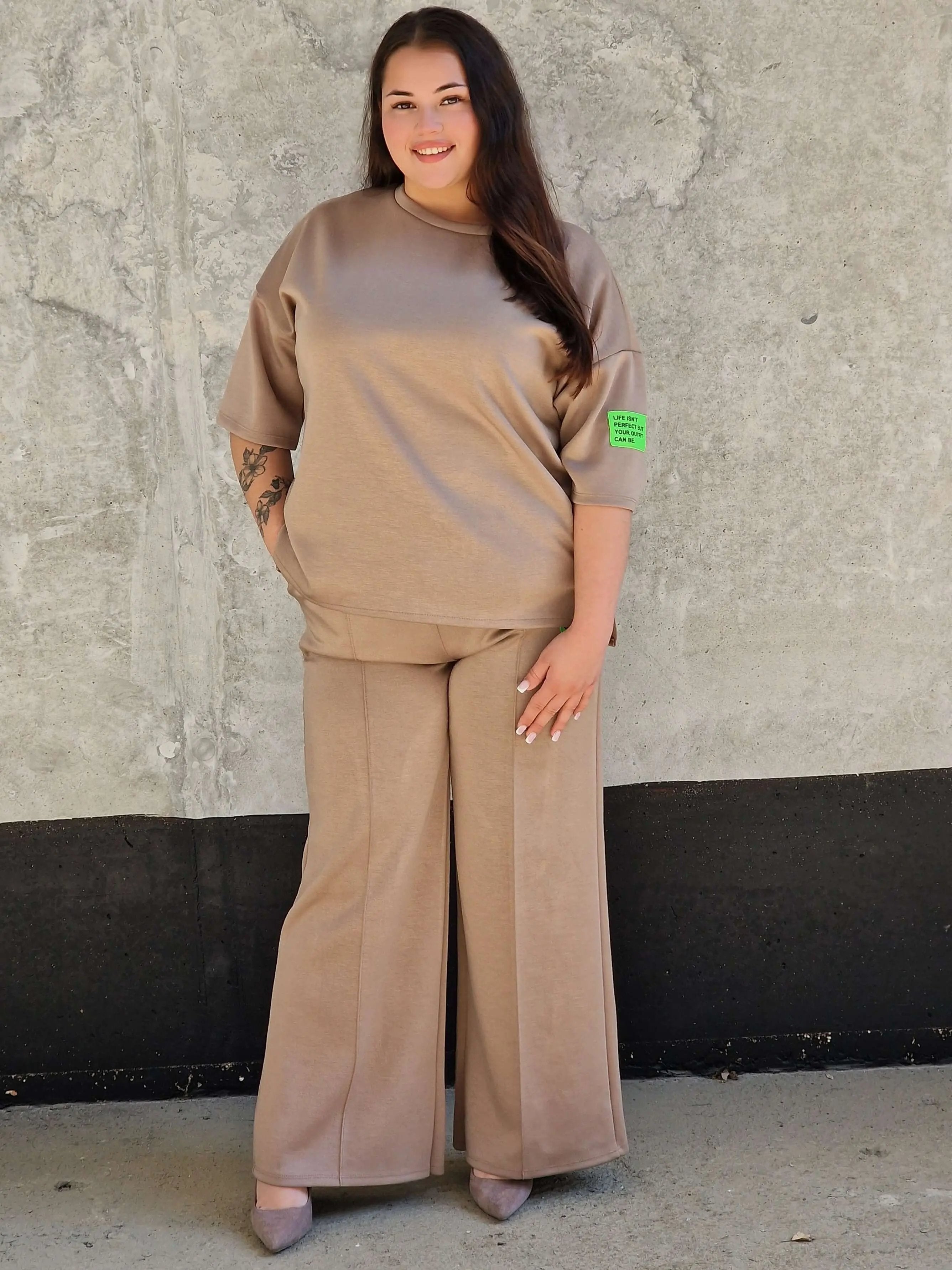 Komplet dresowy z szerokimi nogawkami Stylowa XL