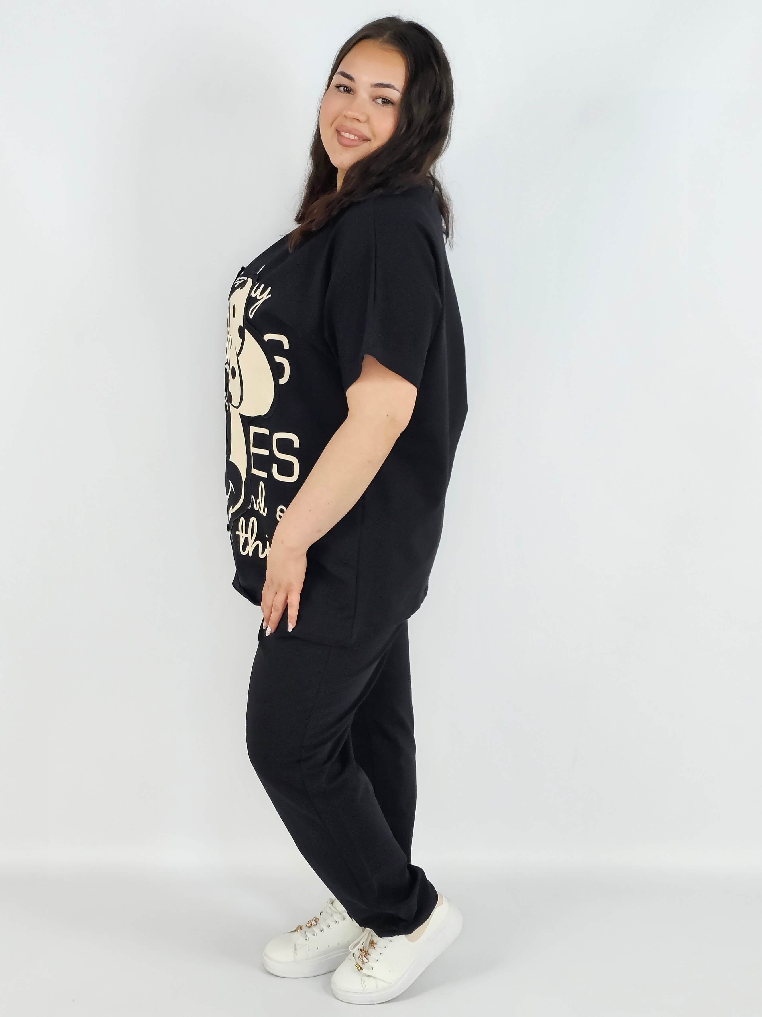 Komplet plus size XXL – bluzka i spodnie dresowe z modnym nadrukiem Stylowa XL