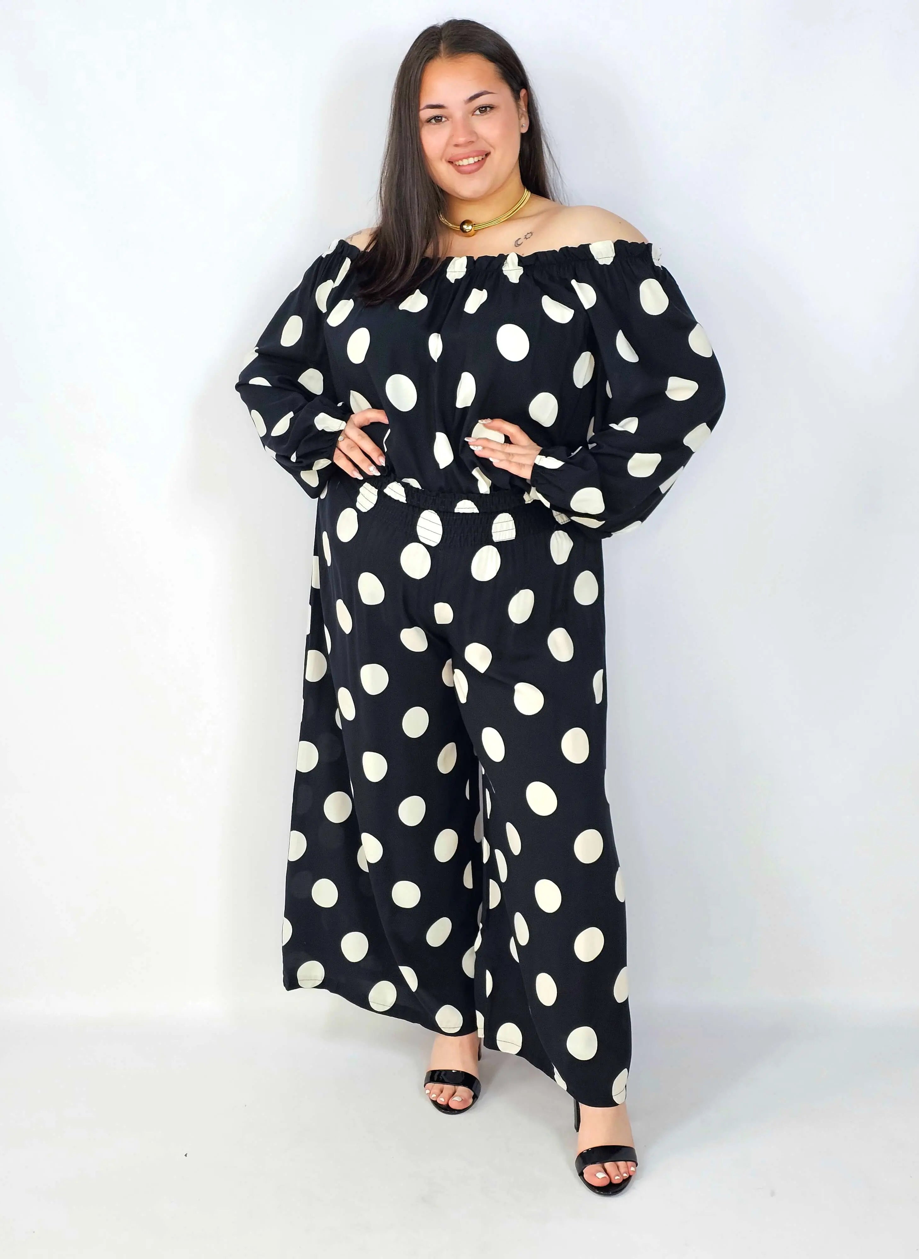Komplet plus size hiszpanka w grochy – elegancki komplet XXL spodnie i bluzka Stylowa XL