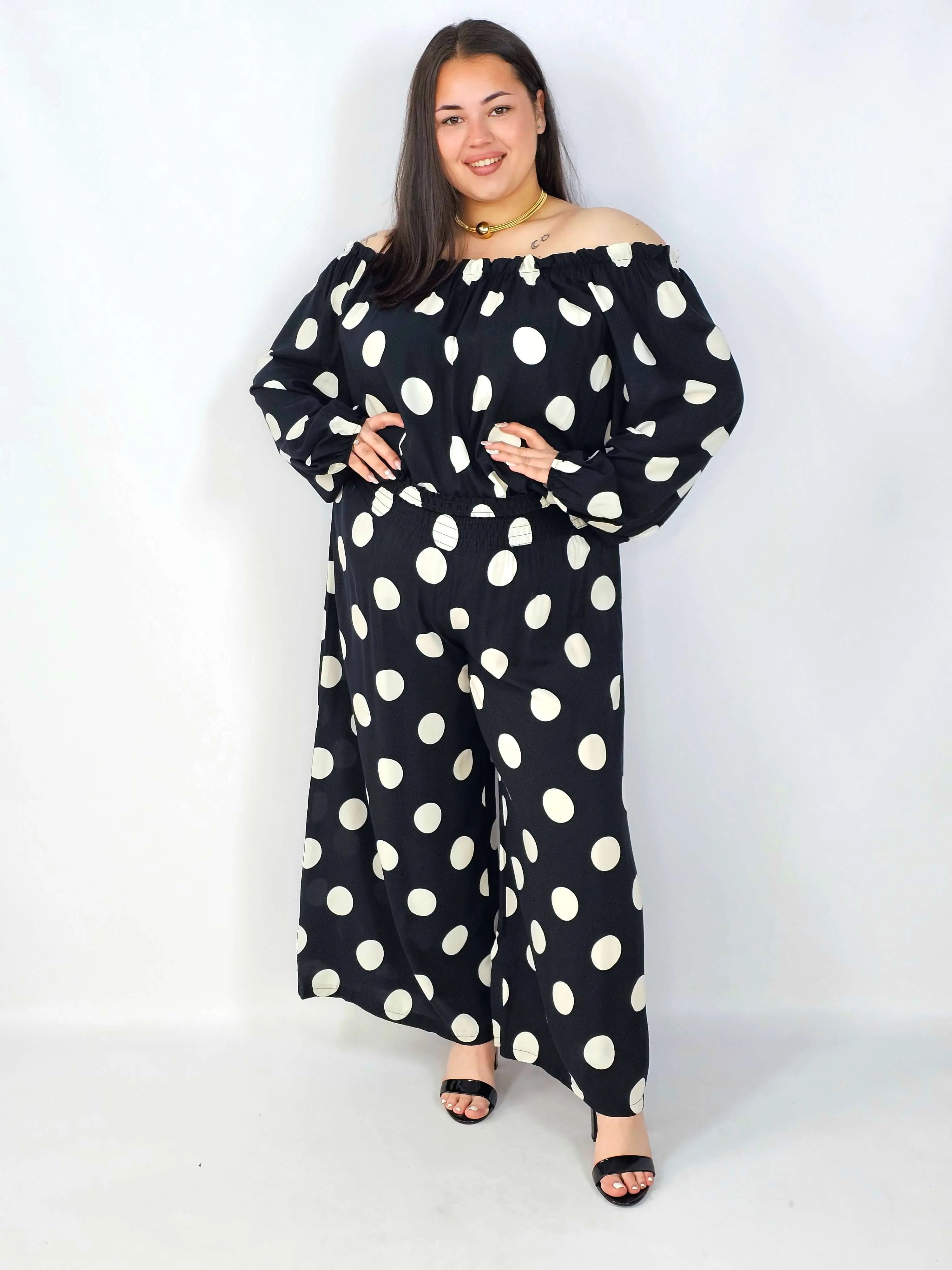 Komplet plus size hiszpanka w grochy – elegancki komplet XXL spodnie i bluzka Stylowa XL