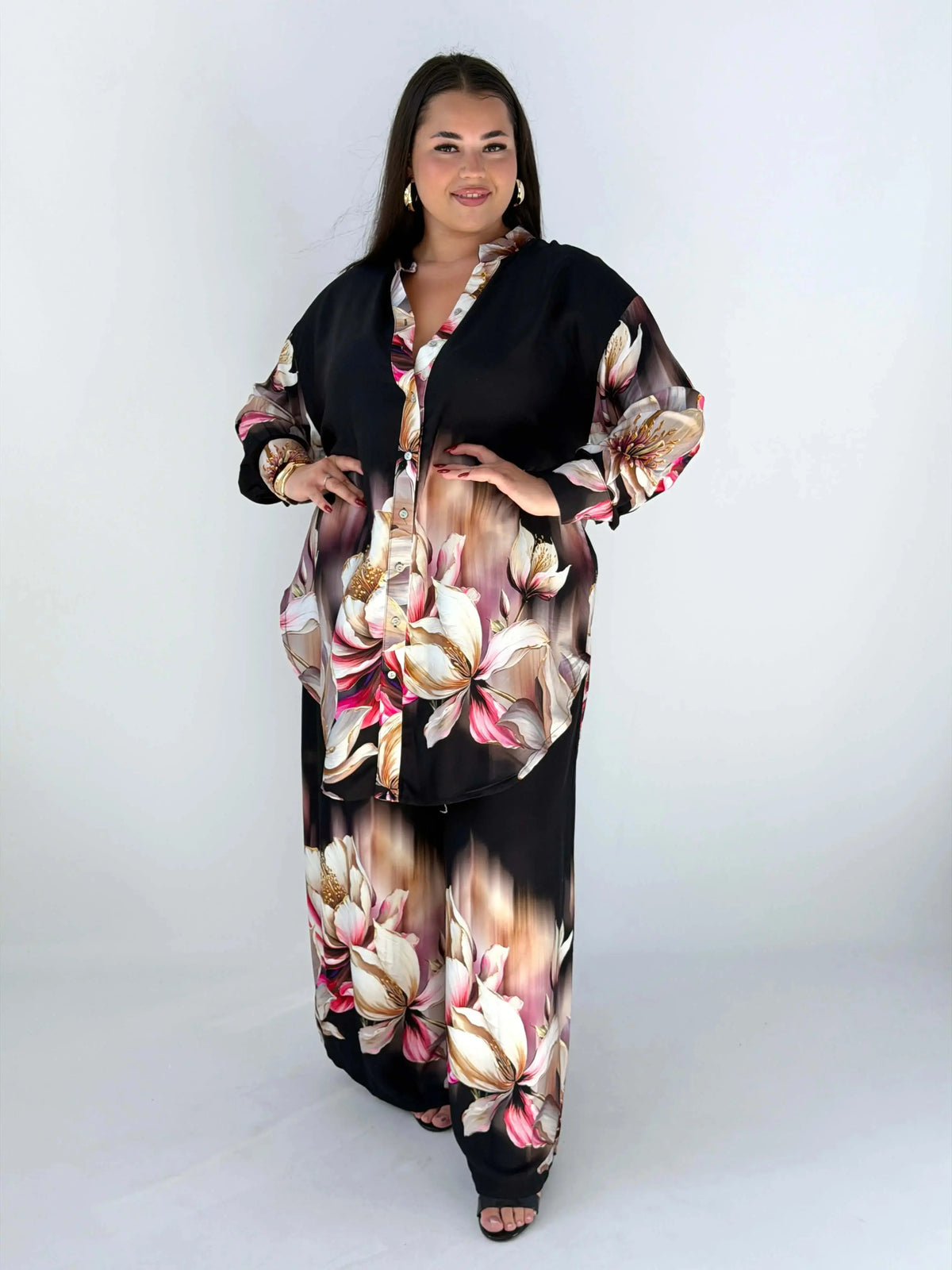Komplet plus size z wiskozy i jedwabiu – elegancki komplet XXL damski w kwiaty Stylowa XL