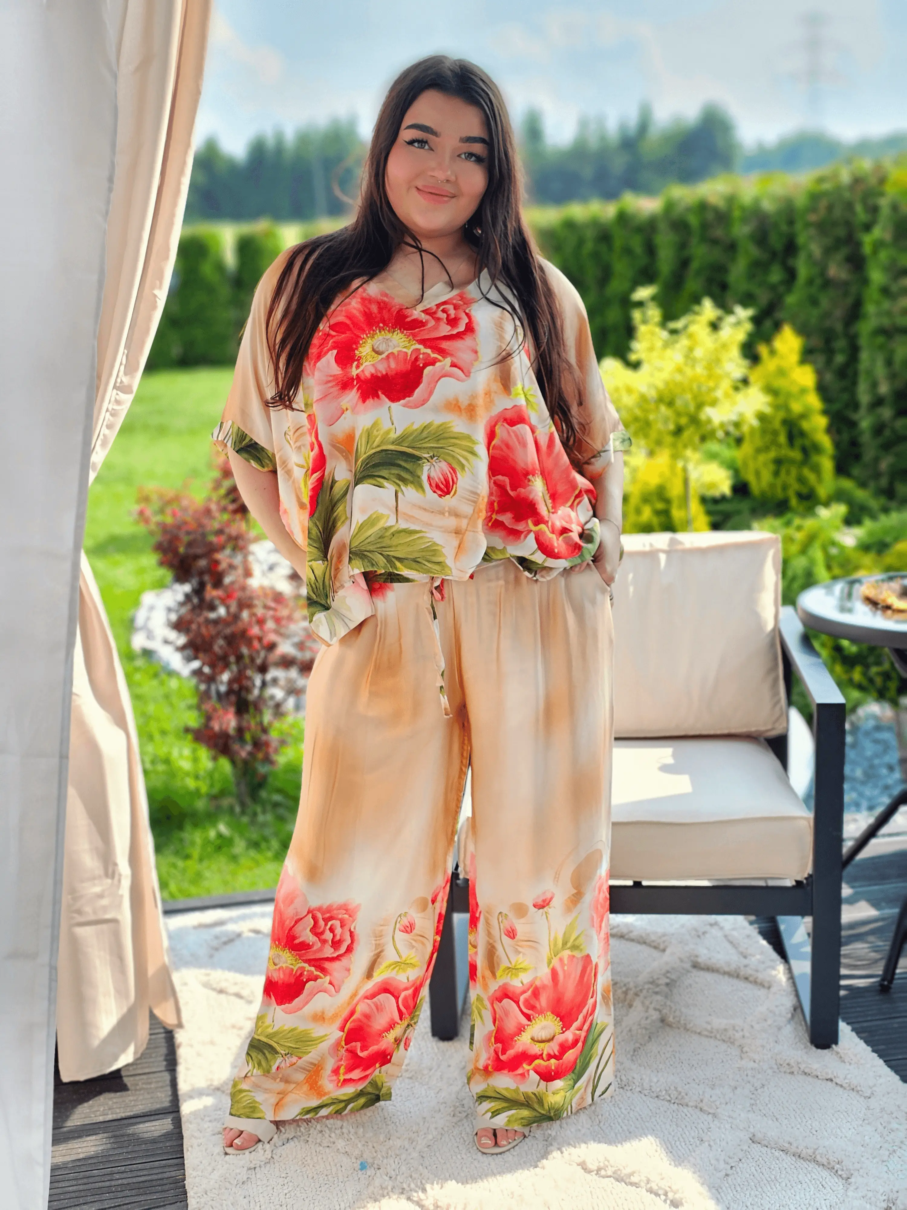 Komplet satynowy z kwiatowym nadrukiem - beż Stylowa XL