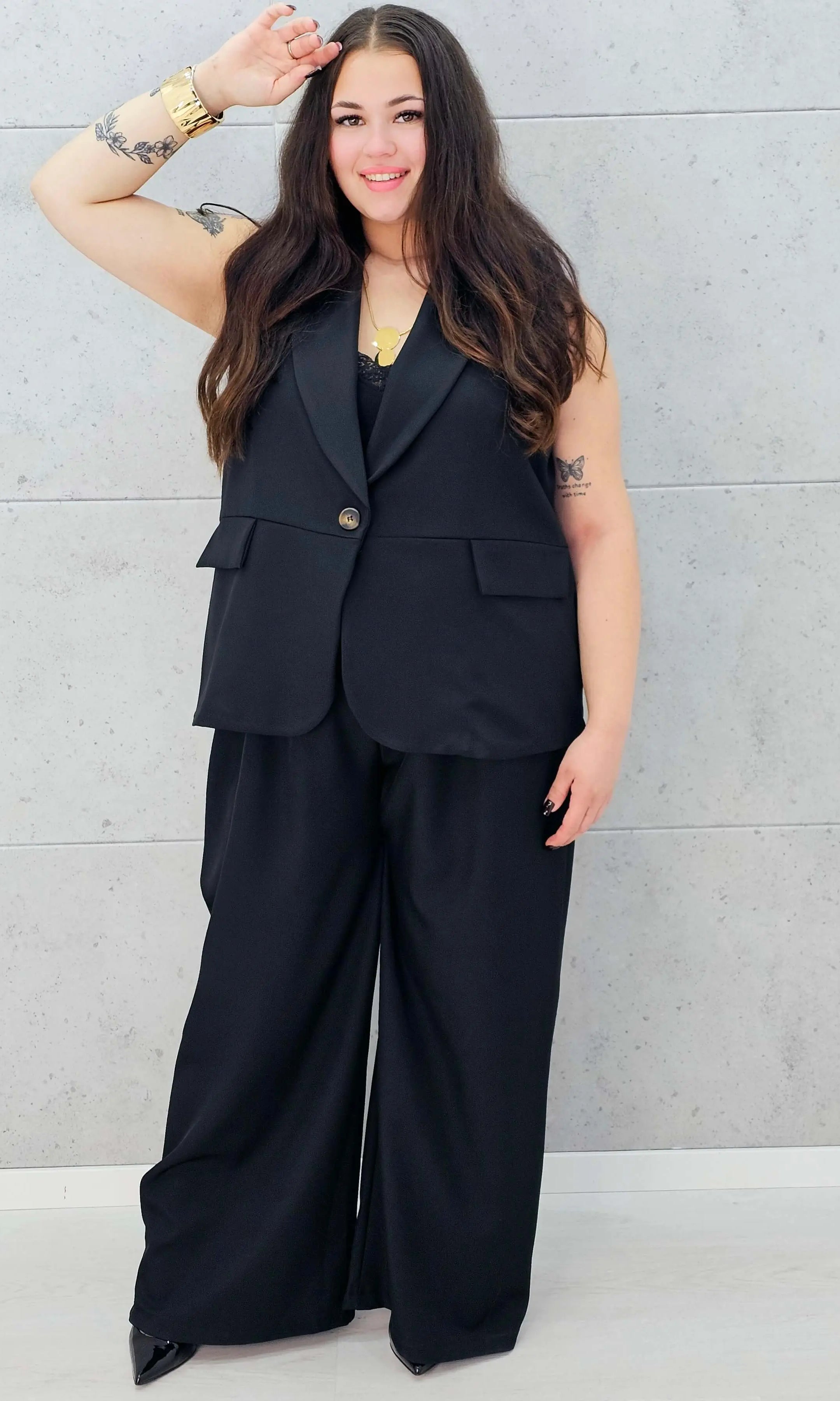 Komplet z kamizelką plus size – elegancka moda XXL na każdą okazję Stylowa XL