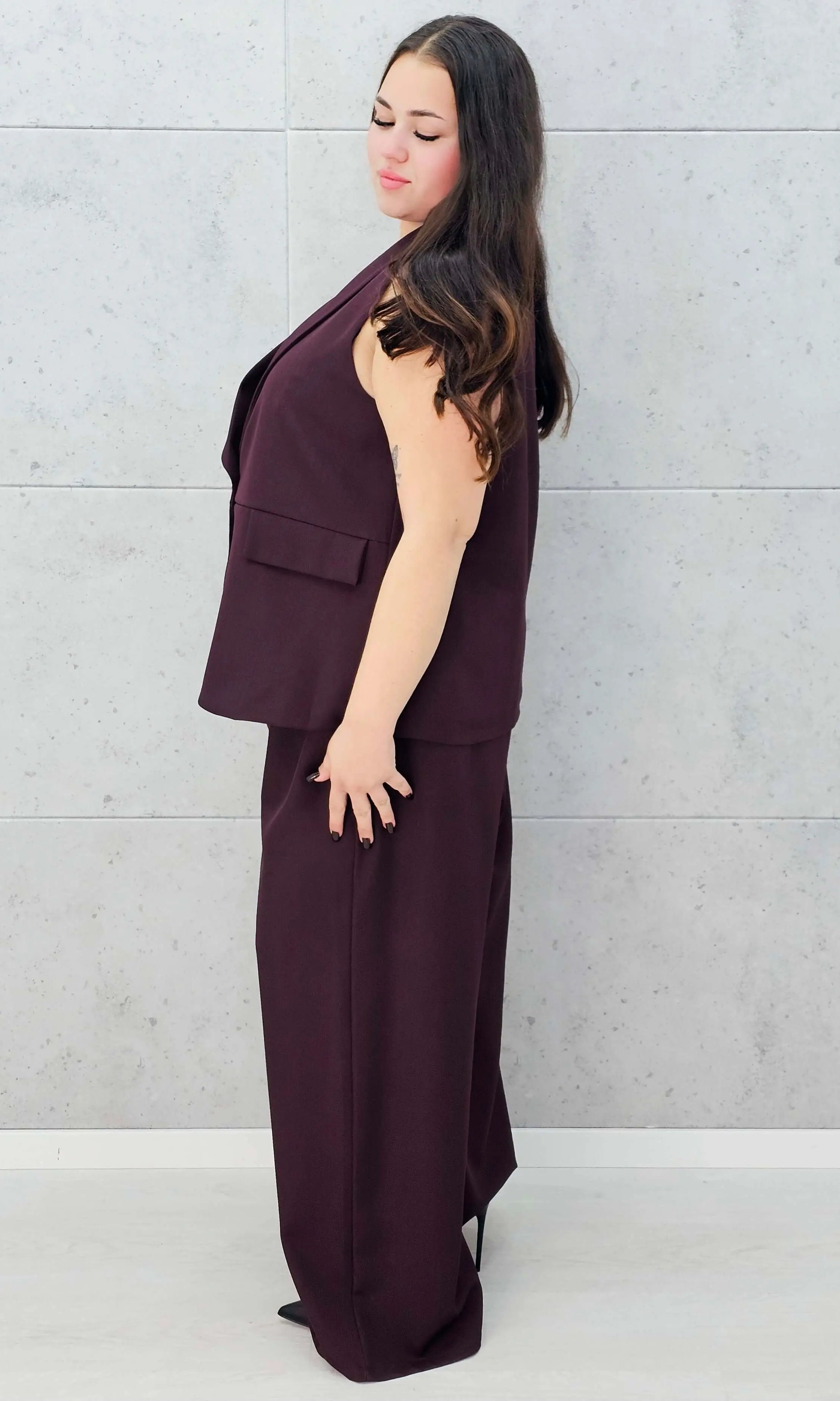 Komplet z kamizelką plus size – elegancka moda XXL na każdą okazję Stylowa XL