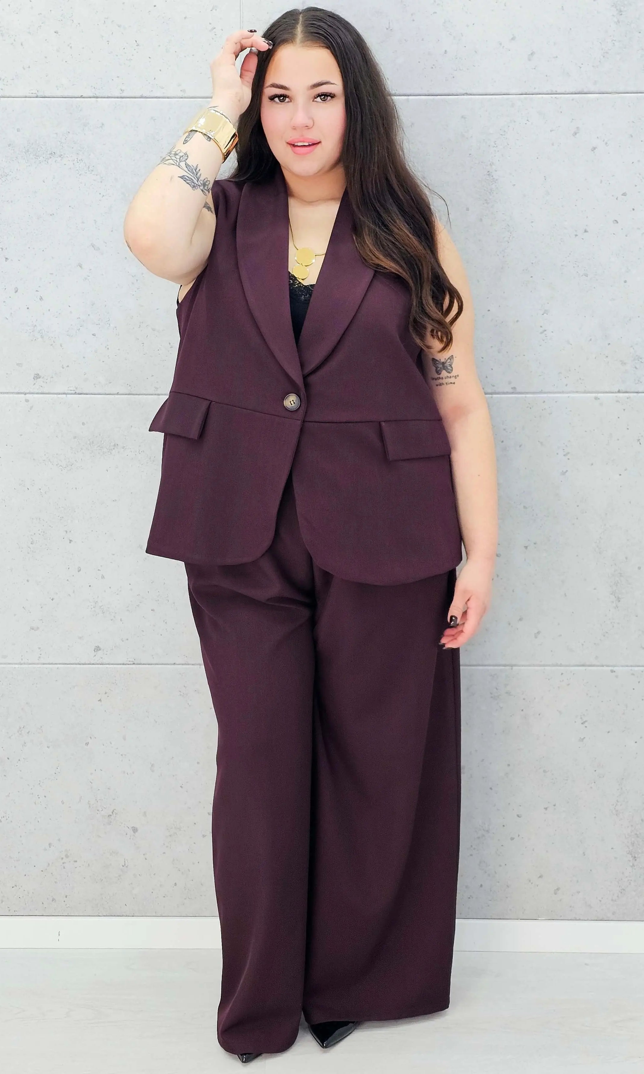 Komplet z kamizelką plus size – elegancka moda XXL na każdą okazję Stylowa XL