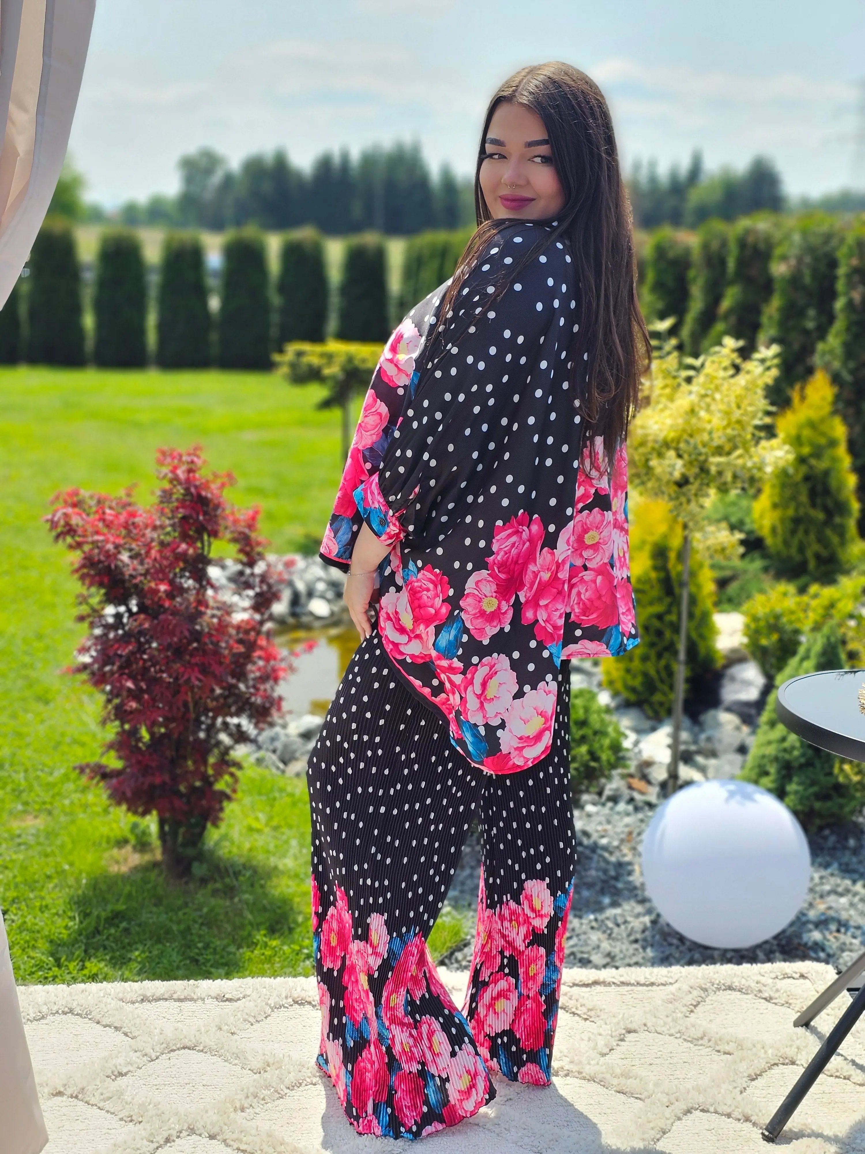 Komplet z plisowanymi spodniami i koszulą - kilka kolorów Stylowa XL