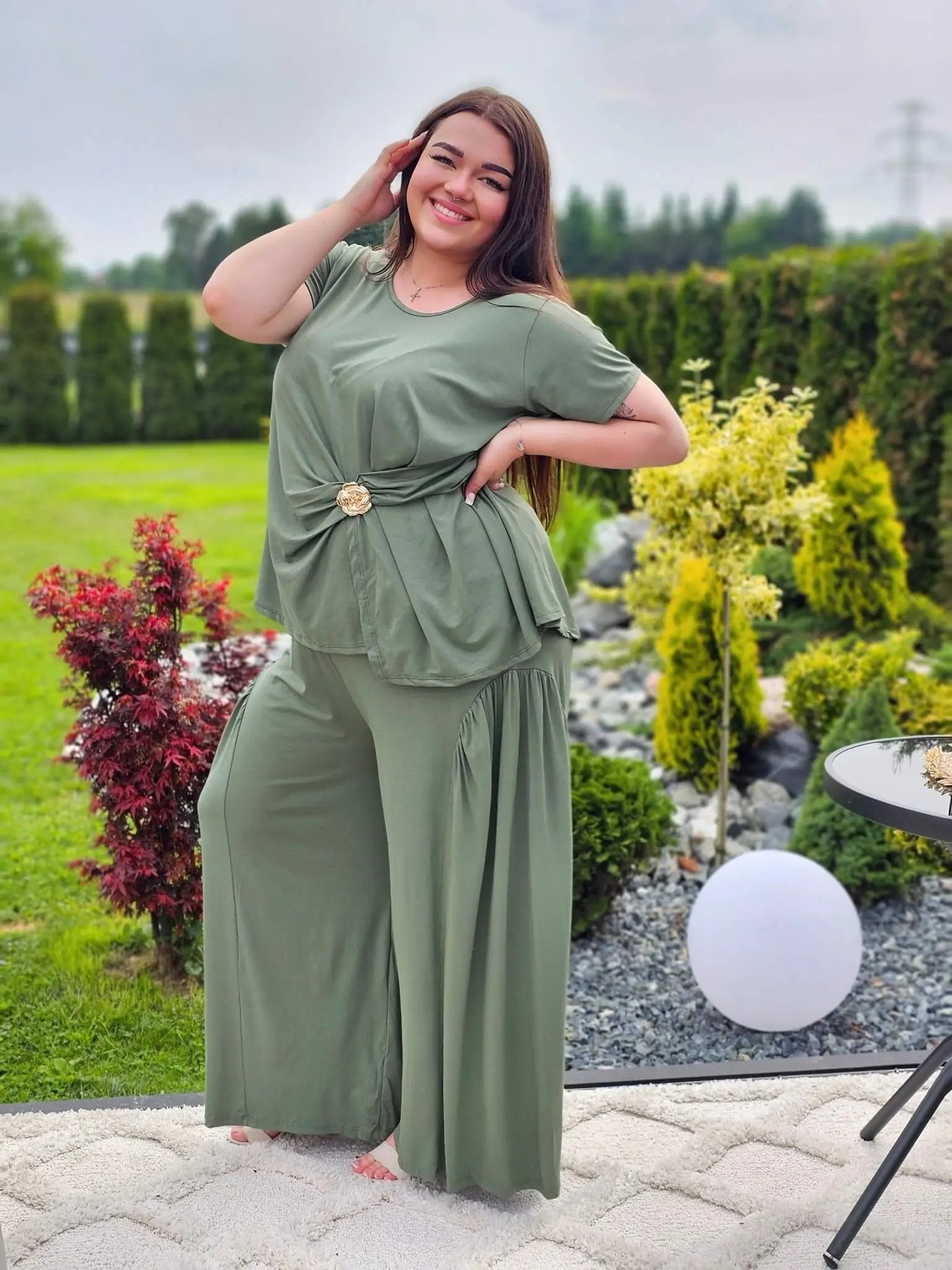 Komplet z wiązaną bluzką i szerokimi spodniami Stylowa XL